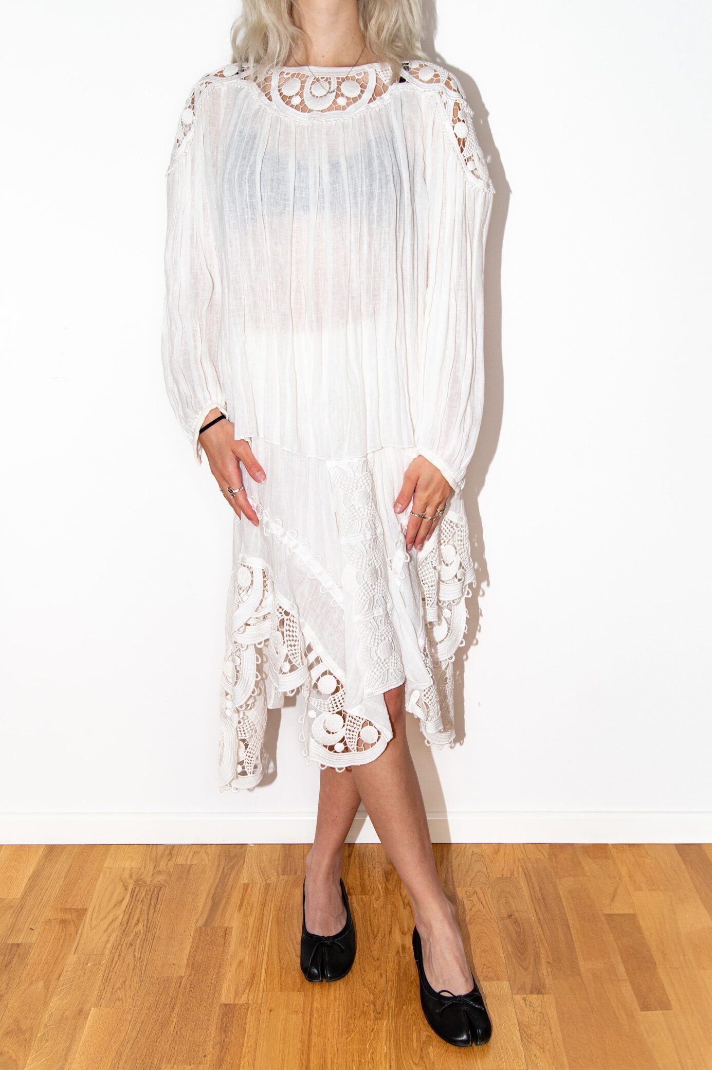 Thumbnail of http://Chloé%20Set%20aus%20Bluse%20und%20Rock%20in%20Cremeweiß