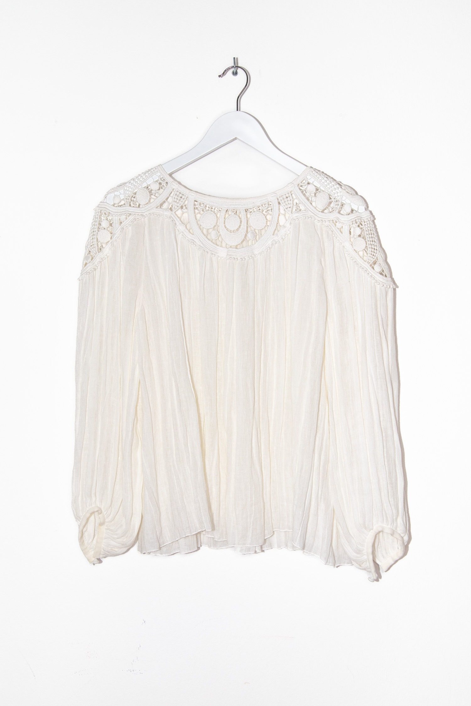 Thumbnail of http://Chloé%20Set%20aus%20Bluse%20und%20Rock%20in%20Cremeweiß