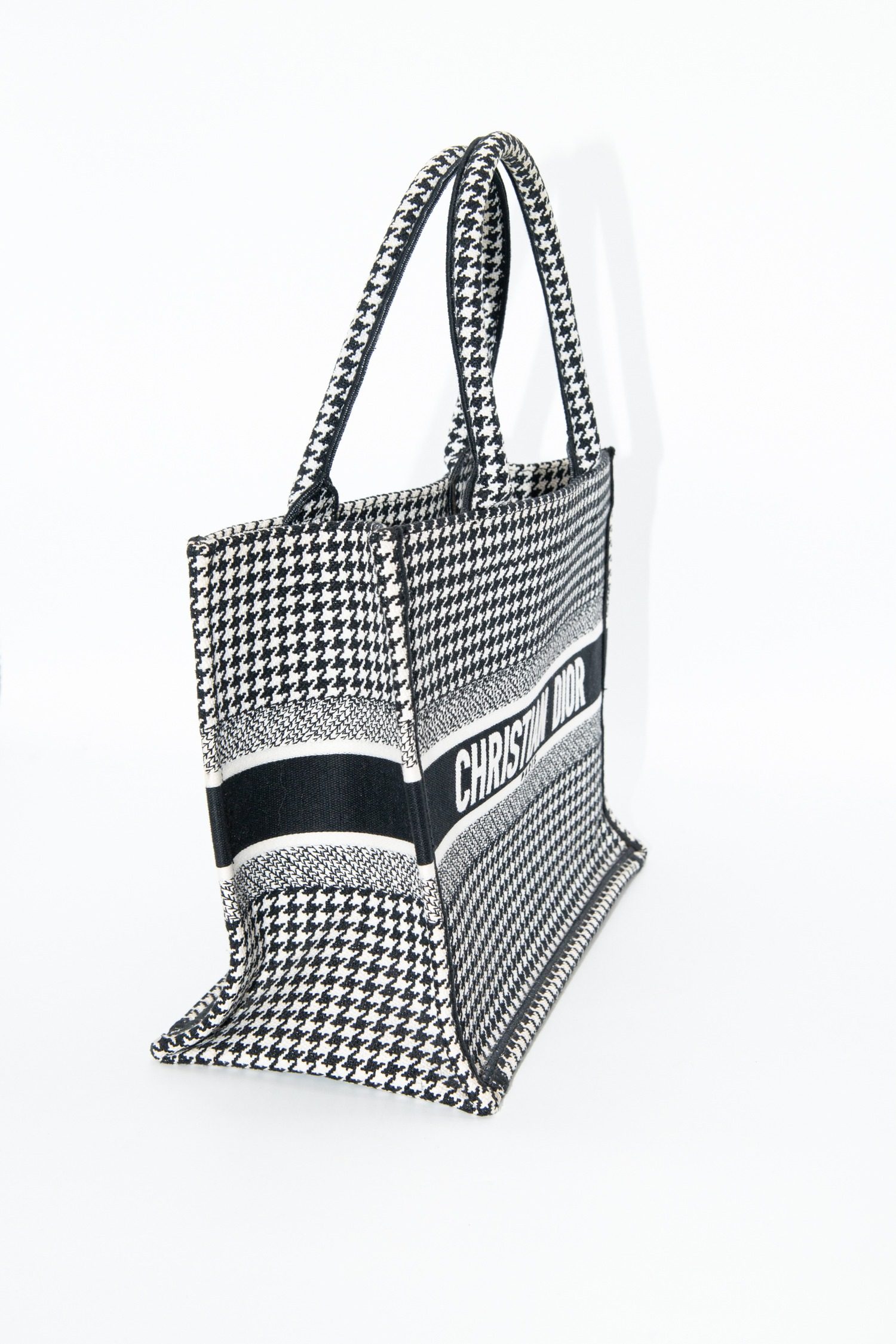 Thumbnail of http://Christian%20Dior%20Book%20Medium%20Tote%20Bag%20Shopper%20mit%20Hahnentrittmuster