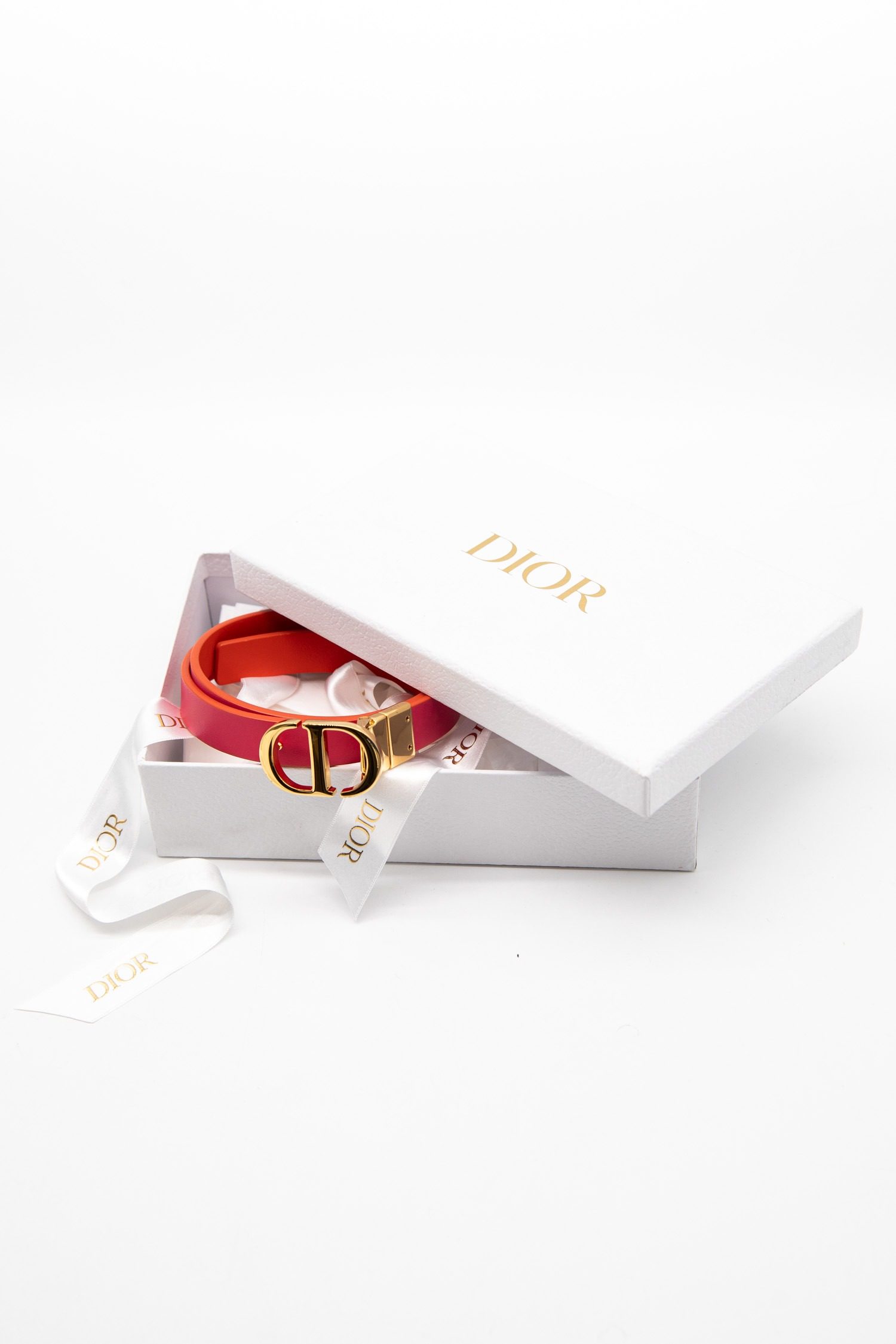 Thumbnail of http://Dior%2030%20Montaigne%20Wendegürtel%20in%20Orange%20und%20Pink