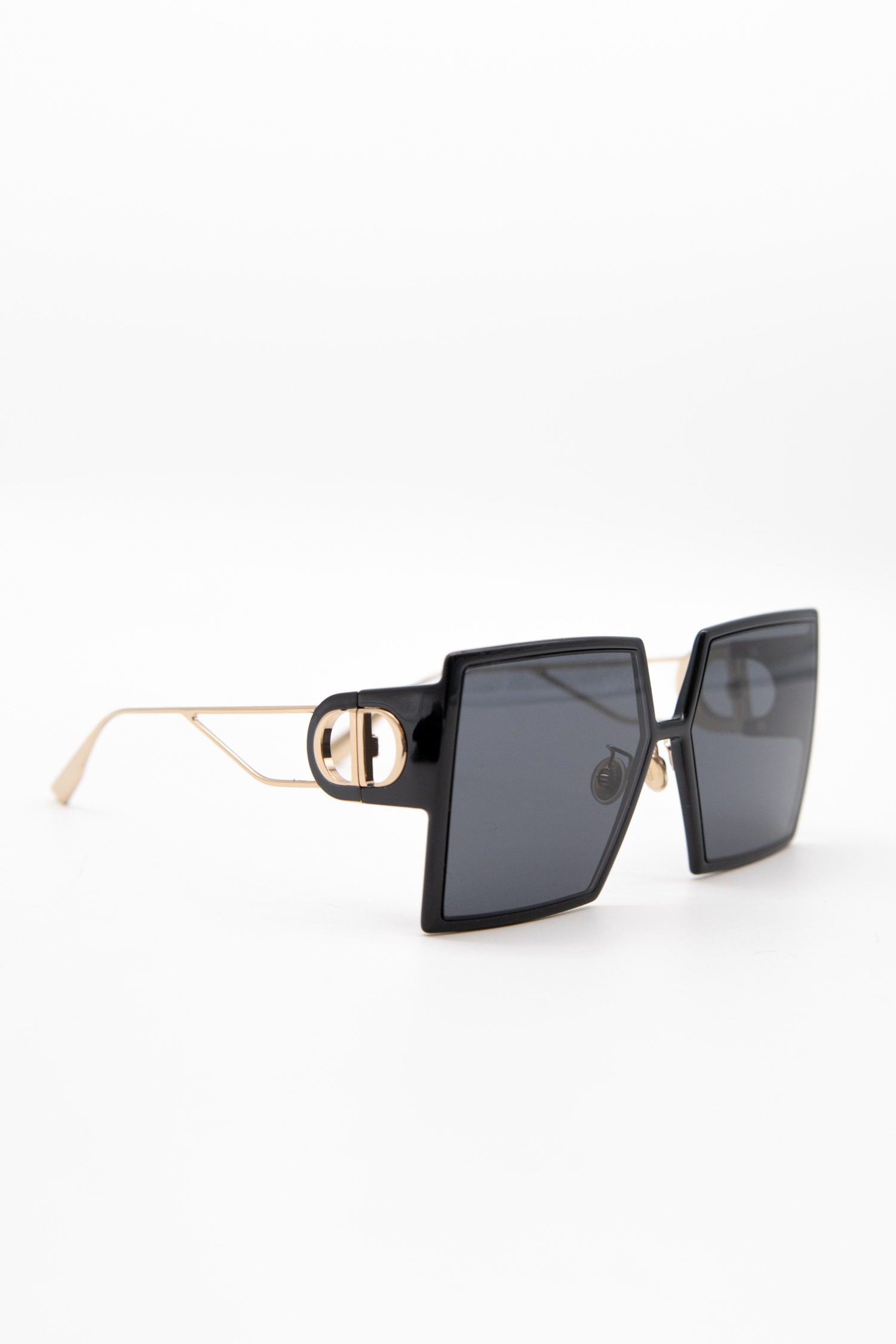Thumbnail of http://Dior%2030Montaigne%20Sonnenbrille%20in%20Schwarz%20und%20Gold
