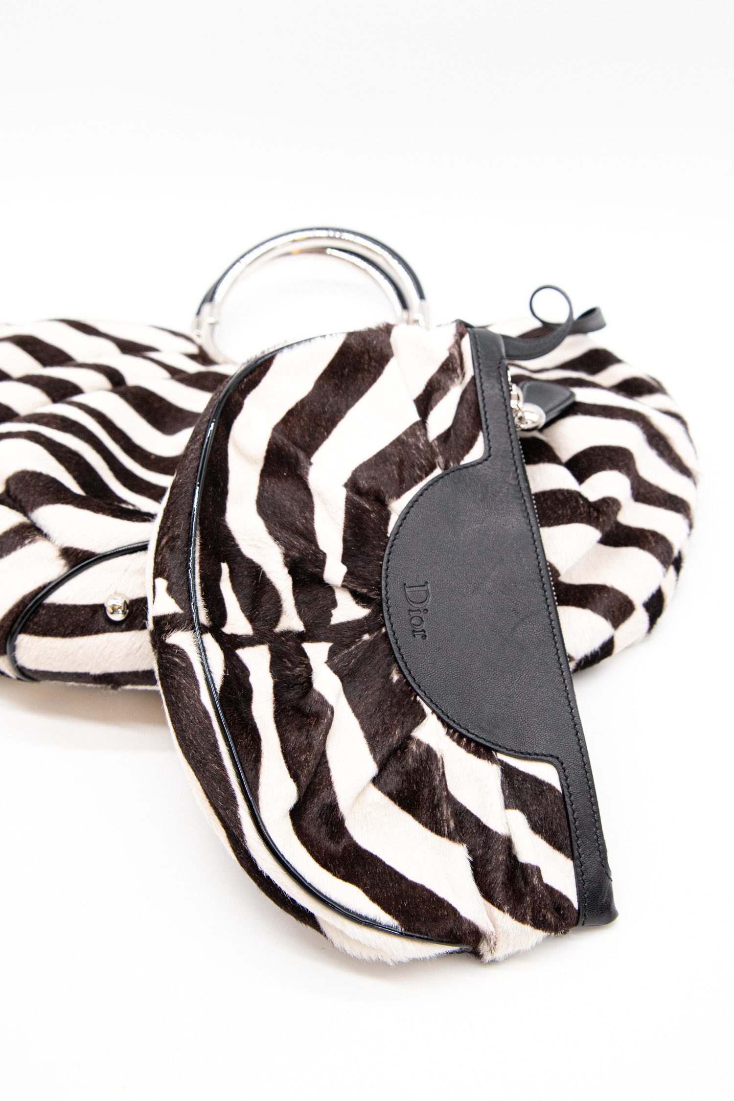 Thumbnail of http://Dior%20Handtasche%20mit%20Pochette%20im%20Animal-Look