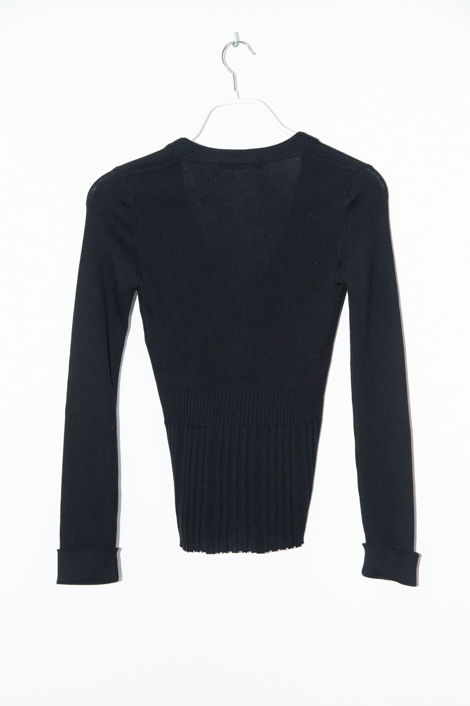 Thumbnail of http://Christian%20Dior%20Strickjacke%20mit%20Schleife%20und%20Strass%20in%20Schwarz