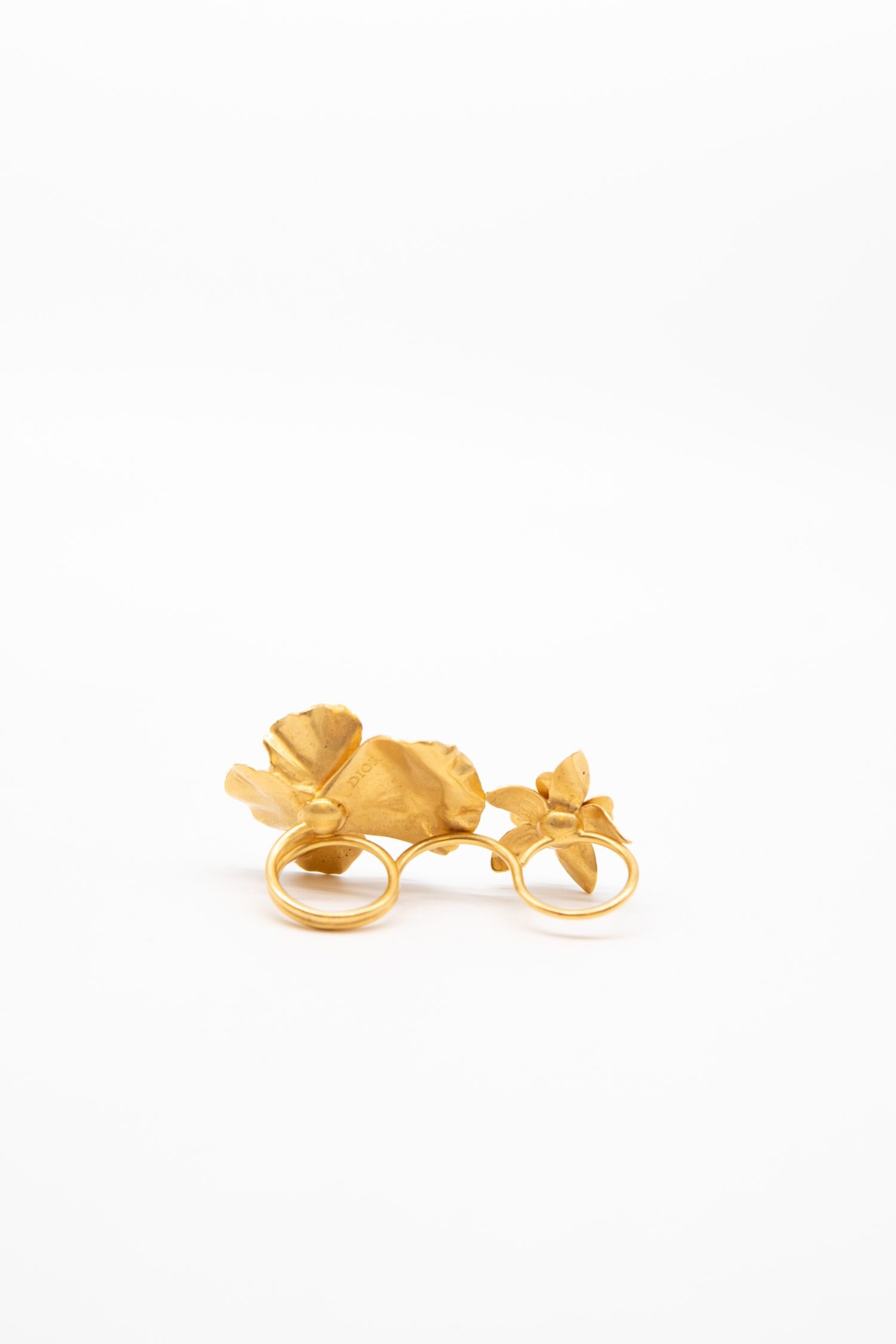 Thumbnail of http://Dior%20Ring%20mit%20Blüten%20in%20Gold