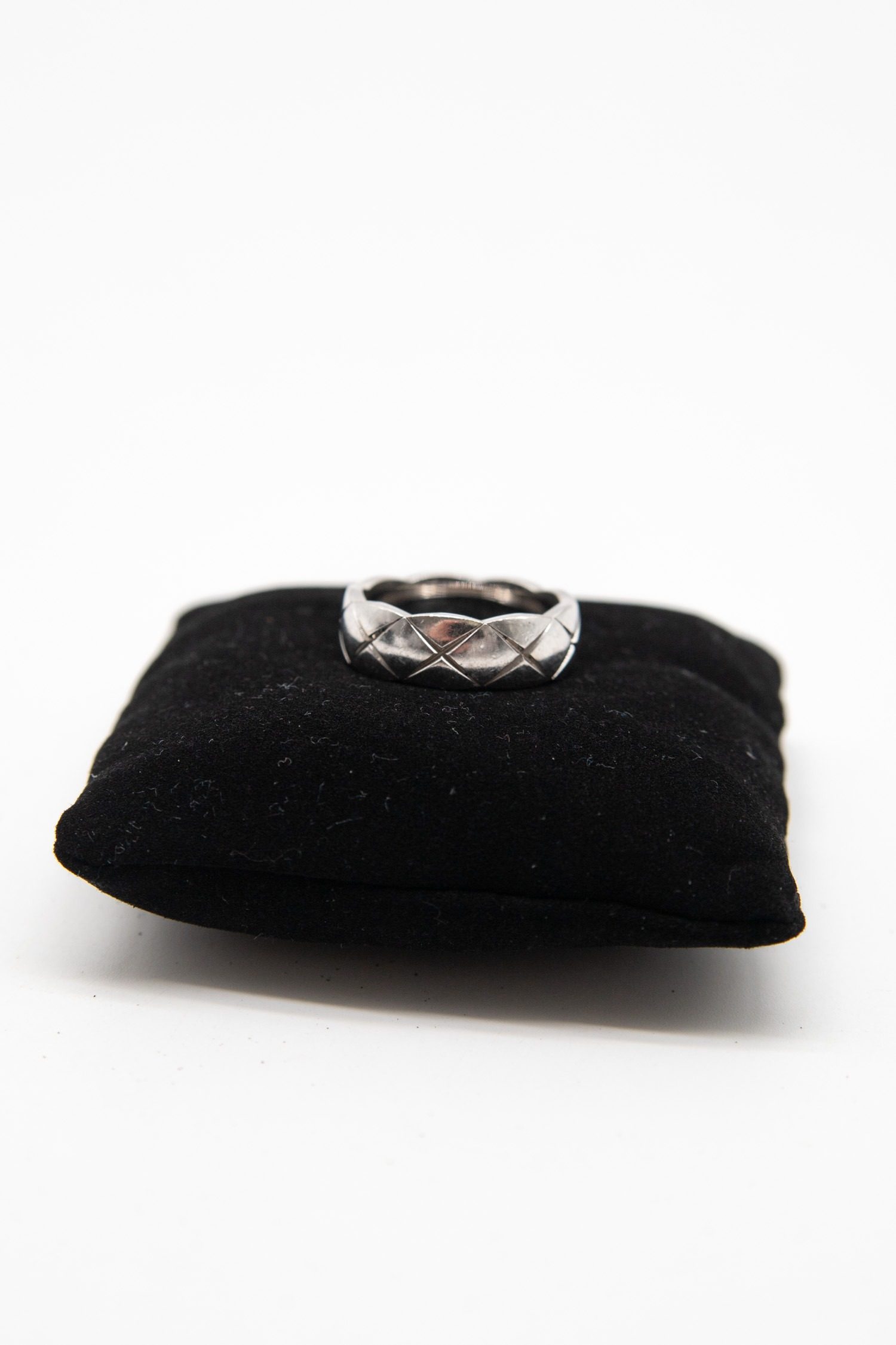 Thumbnail of http://coco-chanell-accessoires-schmuck-ring-weissgold-gold-silber