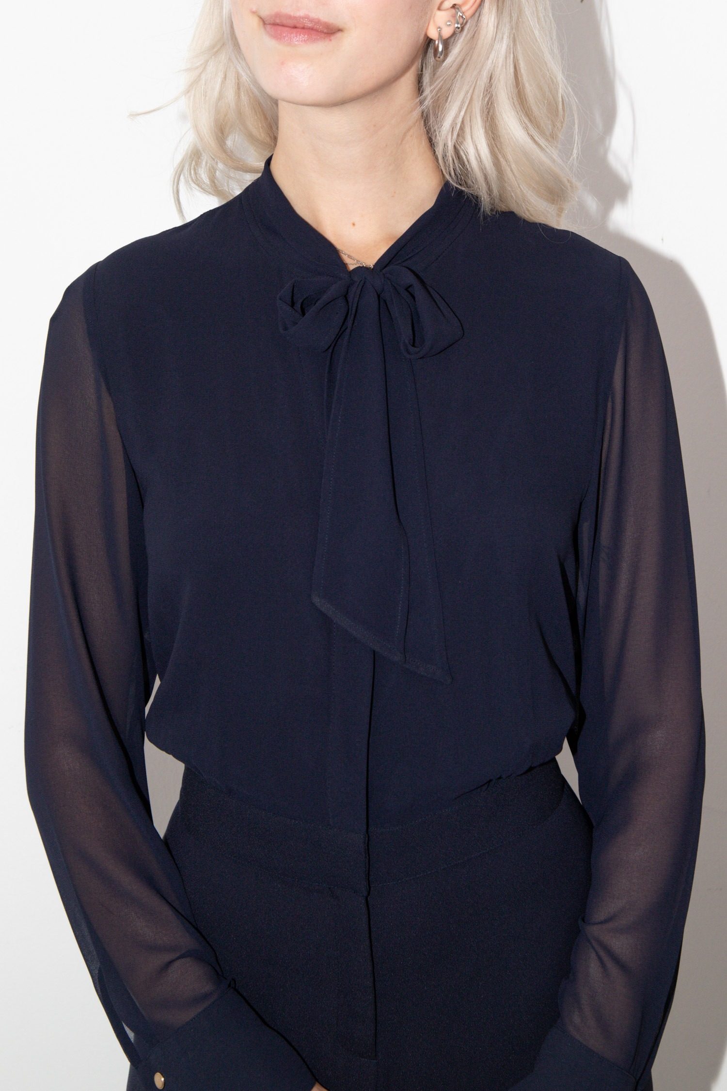 Thumbnail of http://COMMA,%20Jumpsuit%20mit%20Bindeband%20in%20Dunkelblau