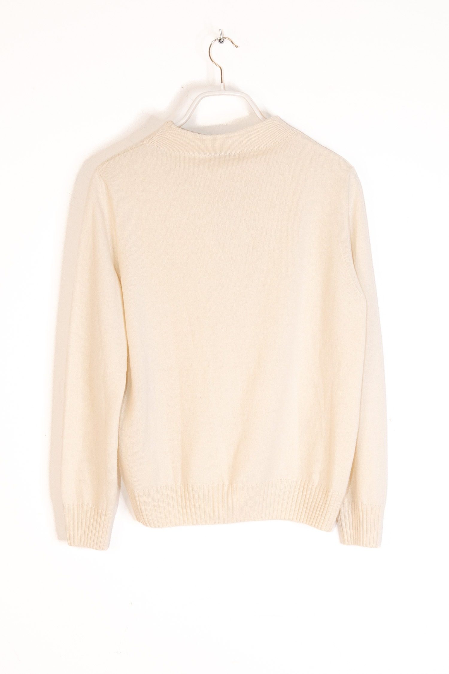 Thumbnail of http://D.Exterior%20Strickpullover%20in%20Ecru