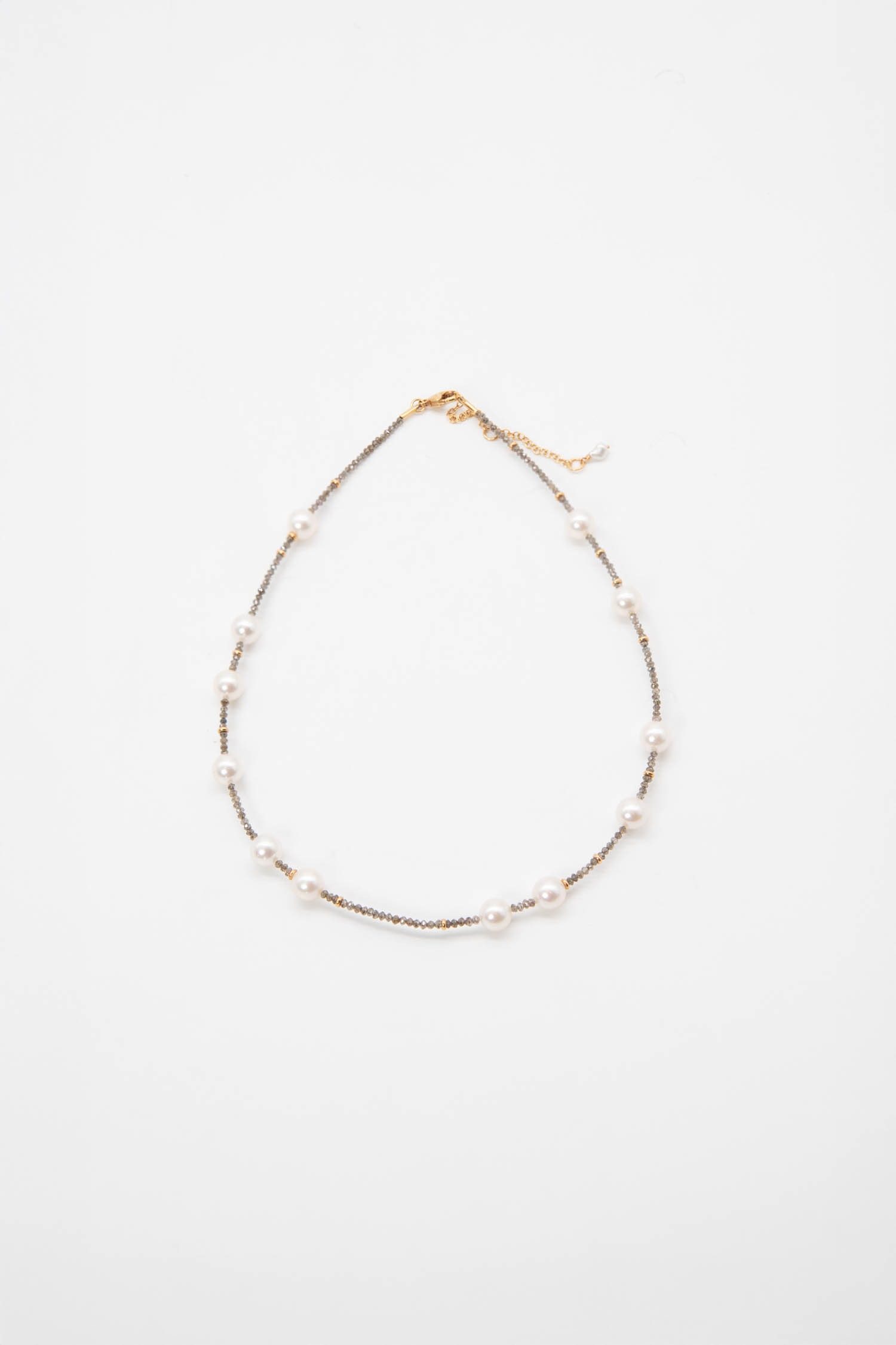 Thumbnail of http://damen-accessoires-halskette-feine-perlenkette-glieder-perlen-perlmutt-grau-gold