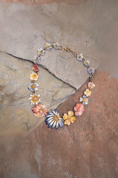 Halskette mit Blumen in Gold und Bunt