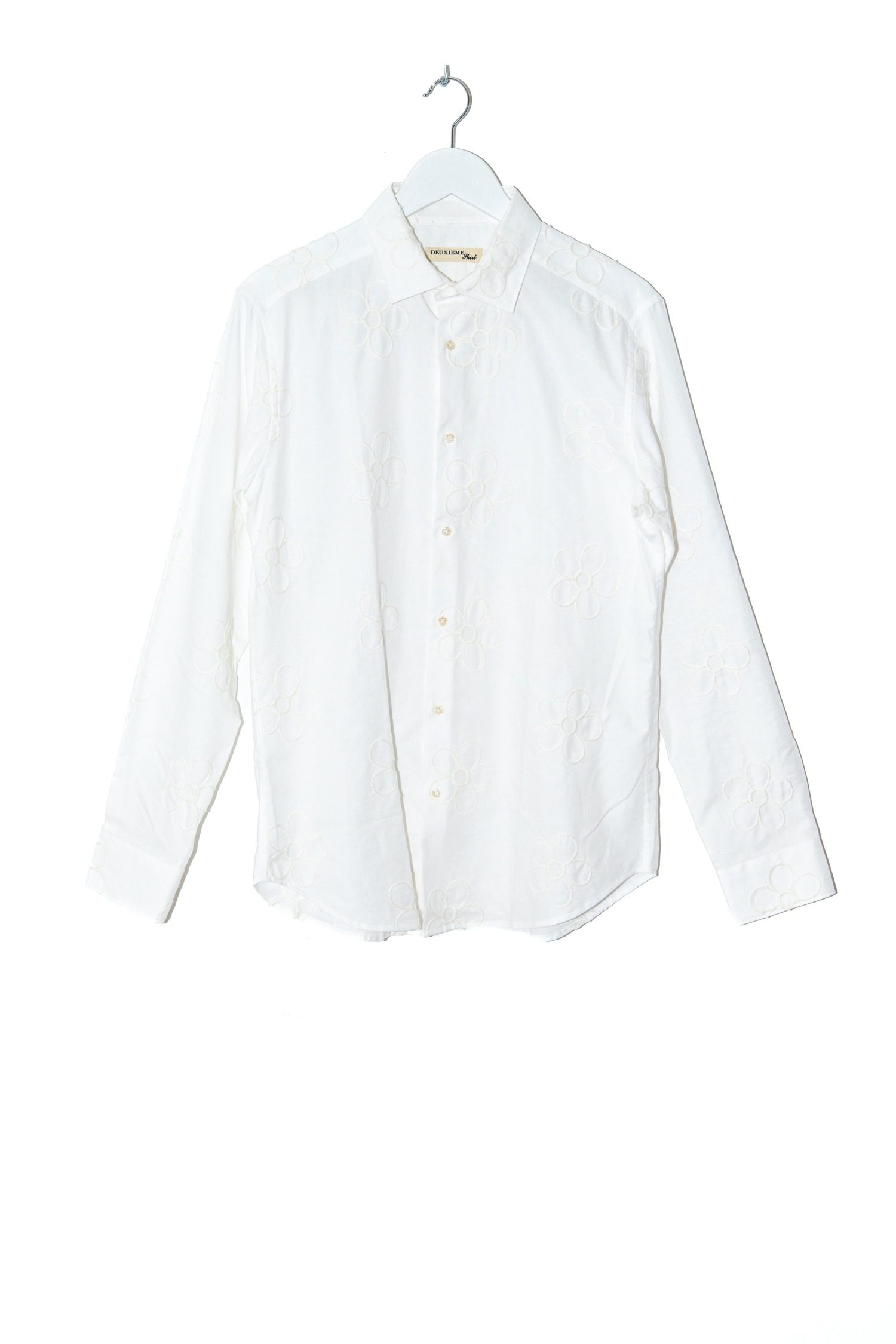 Thumbnail of http://Deuxieme%20Hemd%20mit%20Blumen%20Stickerei%20in%20Weiß
