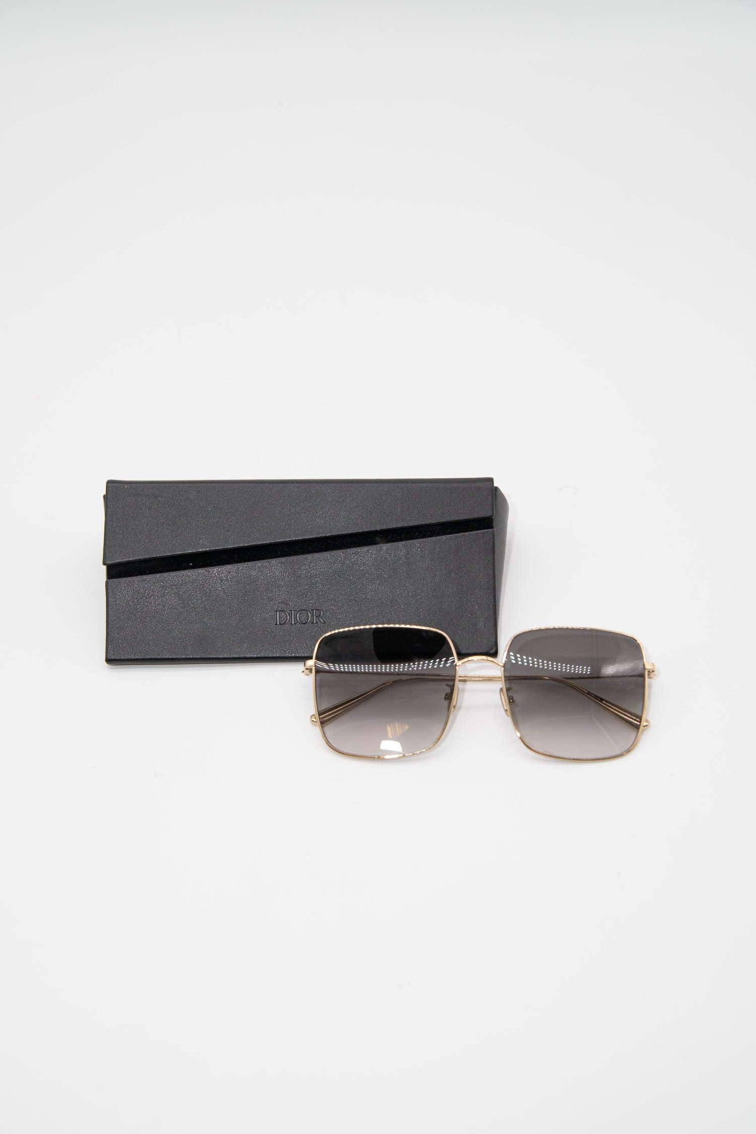 Thumbnail of http://Dior%20eckige%20Sonnenbrille%20mit%20schmalem%20Rahmen%20in%20Gold