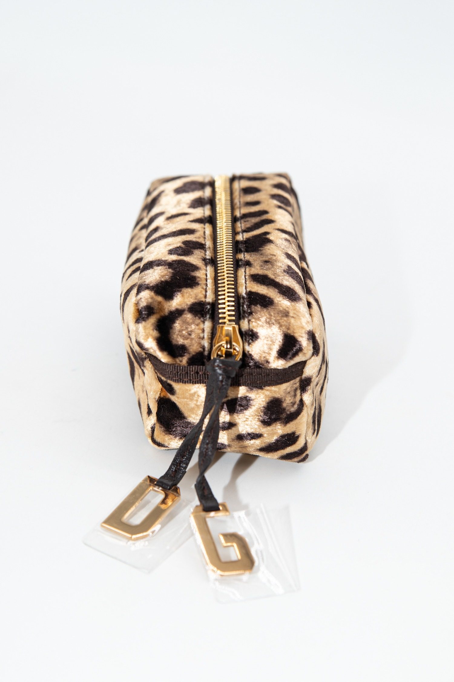 Thumbnail of http://Dolce%20&%20Gabbana%20Kosmetiktasche%20Mit%20Leo-Print