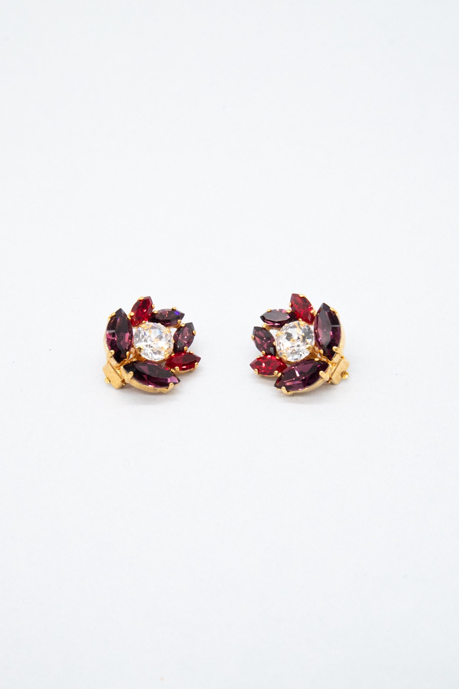 Thumbnail of http://Dolce%20&%20Gabbana%20Ohrclips%20in%20Gold,%20Lila%20und%20Transparent