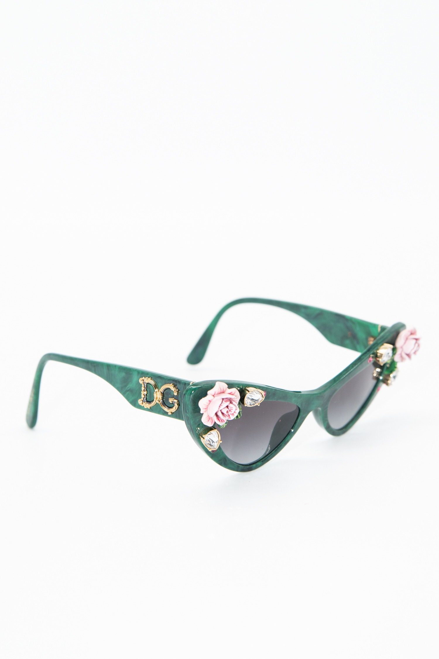 Thumbnail of http://Dolce%20&%20Gabbana%20Retro%20Cat-Eye-Sonnenbrille%20in%20Grün%20und%20Gold