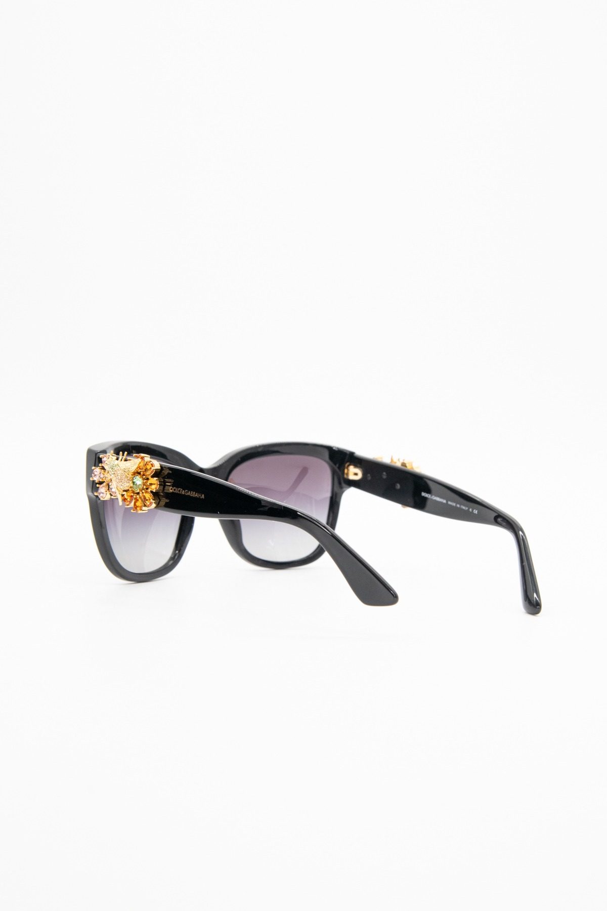Thumbnail of http://Dolce%20&%20Gabbana%20Sonnenbrille%20mit%20Applikation%20in%20Schwarz%20und%20Gold