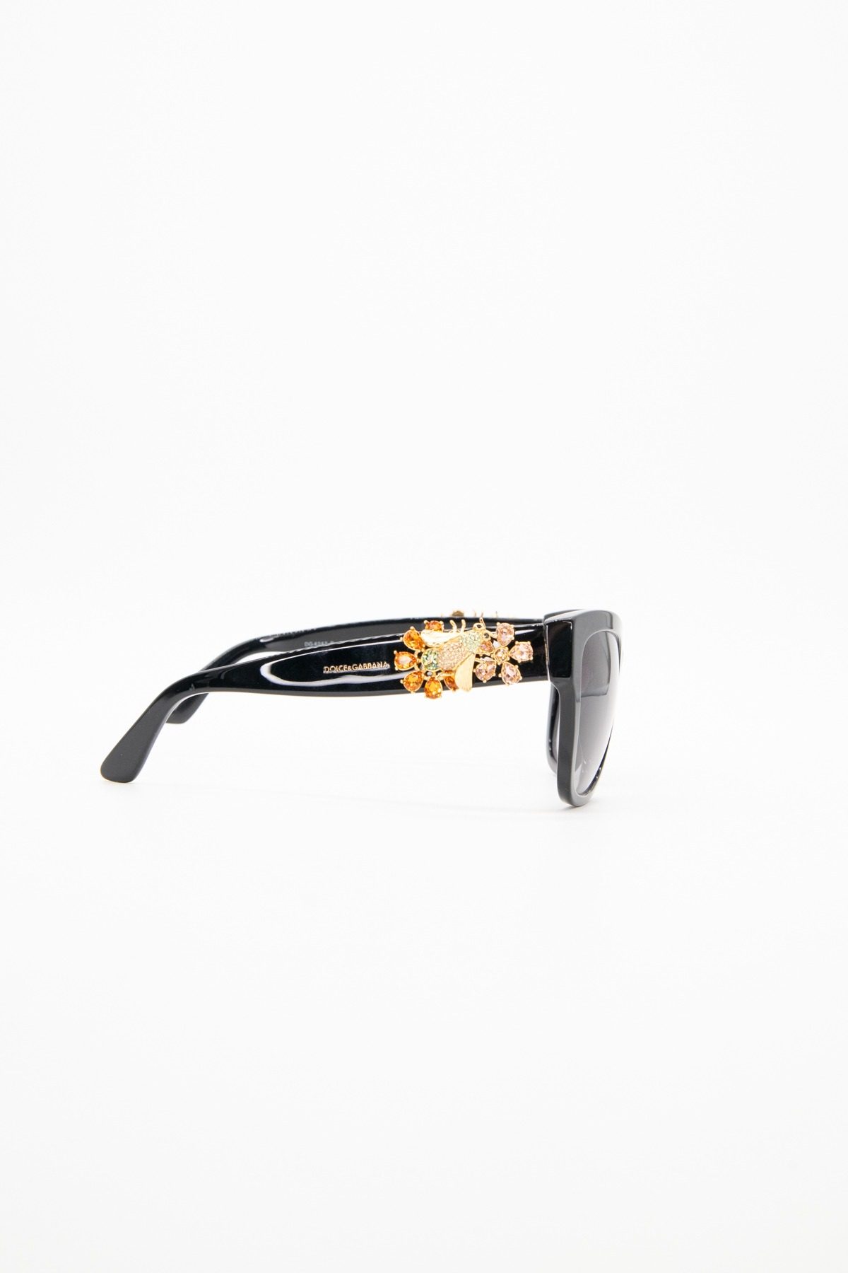 Thumbnail of http://Dolce%20&%20Gabbana%20Sonnenbrille%20mit%20Applikation%20in%20Schwarz%20und%20Gold
