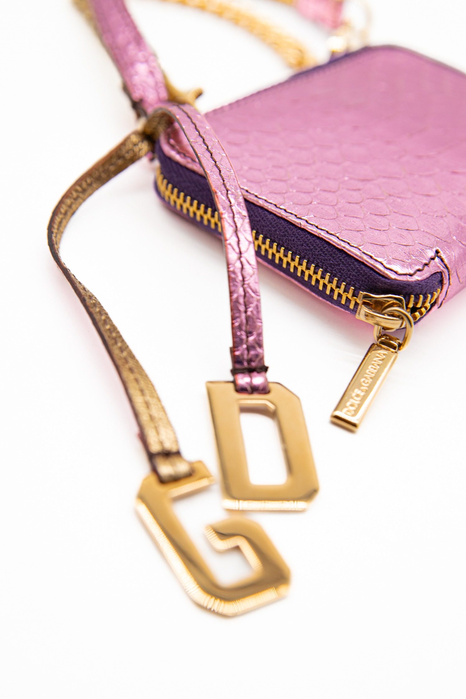 Thumbnail of http://Dolce%20&%20Gabbana%20Mini-Handtasche%20in%20metallischem%20Rosa