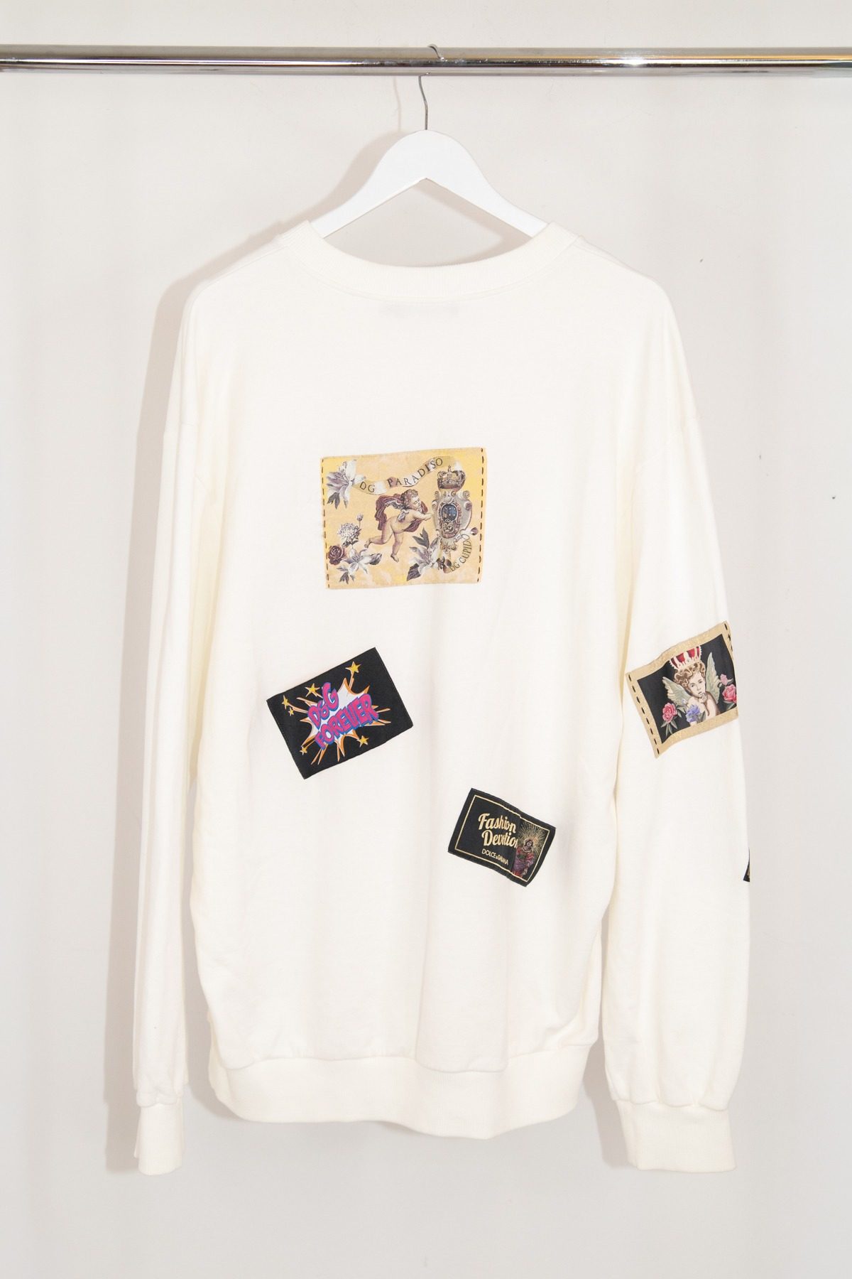 Thumbnail of http://Dolce%20&%20Gabbana%20Fashion%20Devotion%20Sweatshirt%20in%20Weiß