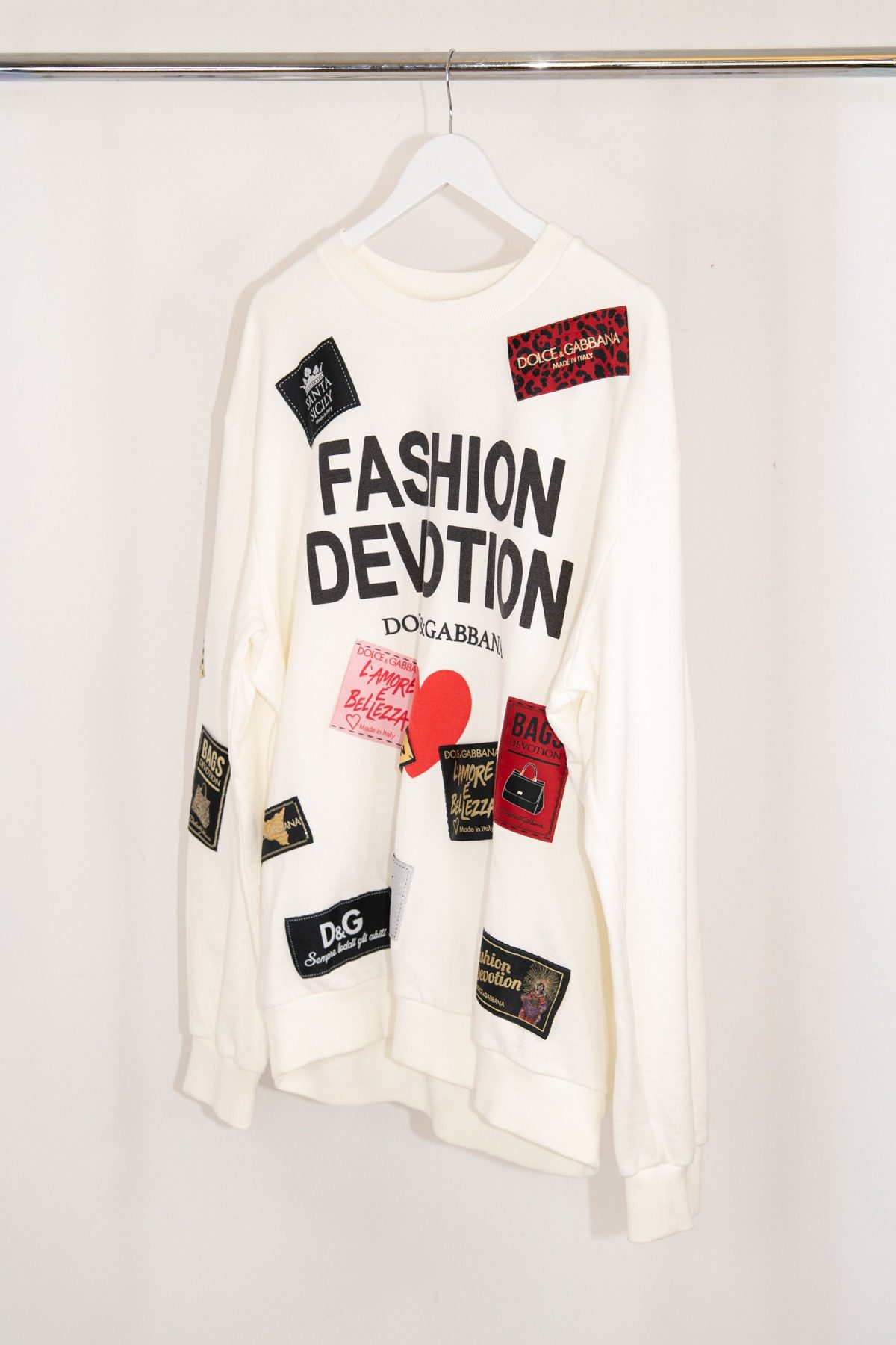 Thumbnail of http://Dolce%20&%20Gabbana%20Fashion%20Devotion%20Sweatshirt%20in%20Weiß