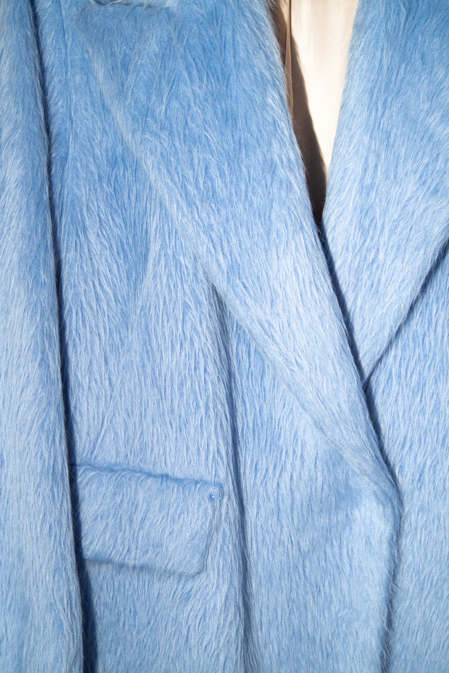 Thumbnail of http://Dorothee%20Schumacher%20Mantel%20in%20Hellblau