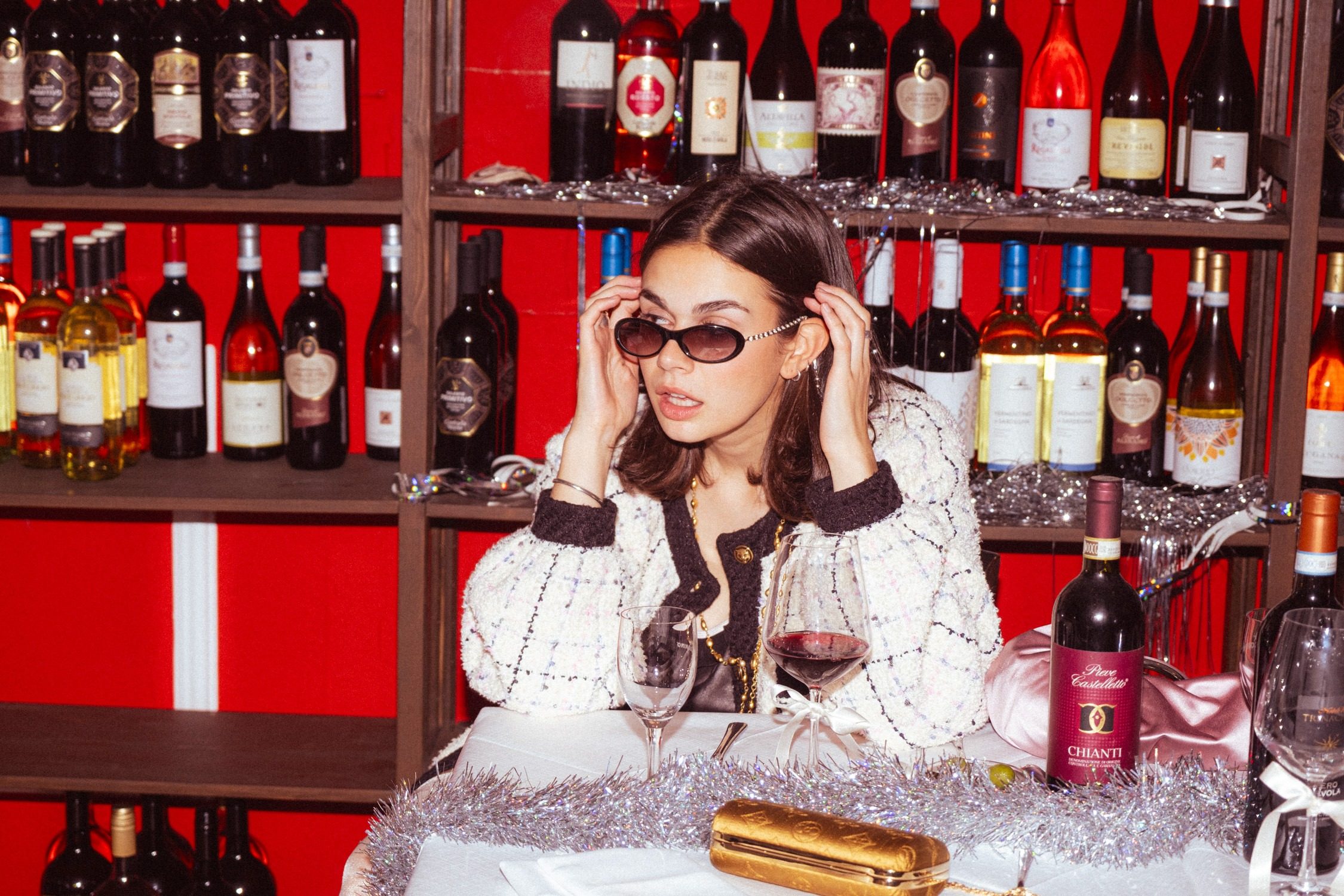 Thumbnail of http://Vintage%20Escada%20Sonnenbrille%20mit%20Strasskette%20in%20Schwarz