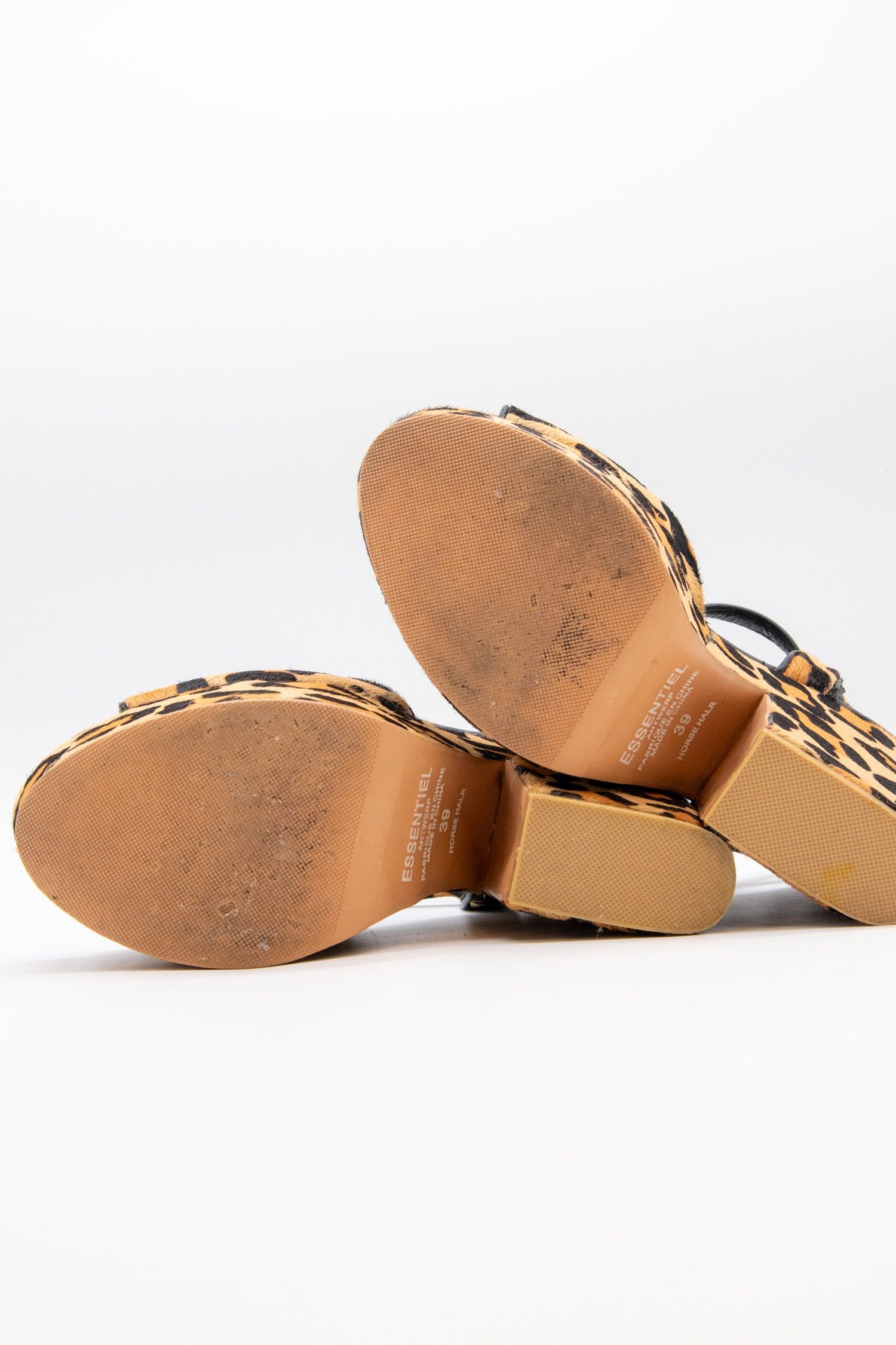 Thumbnail of http://Essentiel%20Antwerp%20Wedges%20mit%20Leoparden%20Print