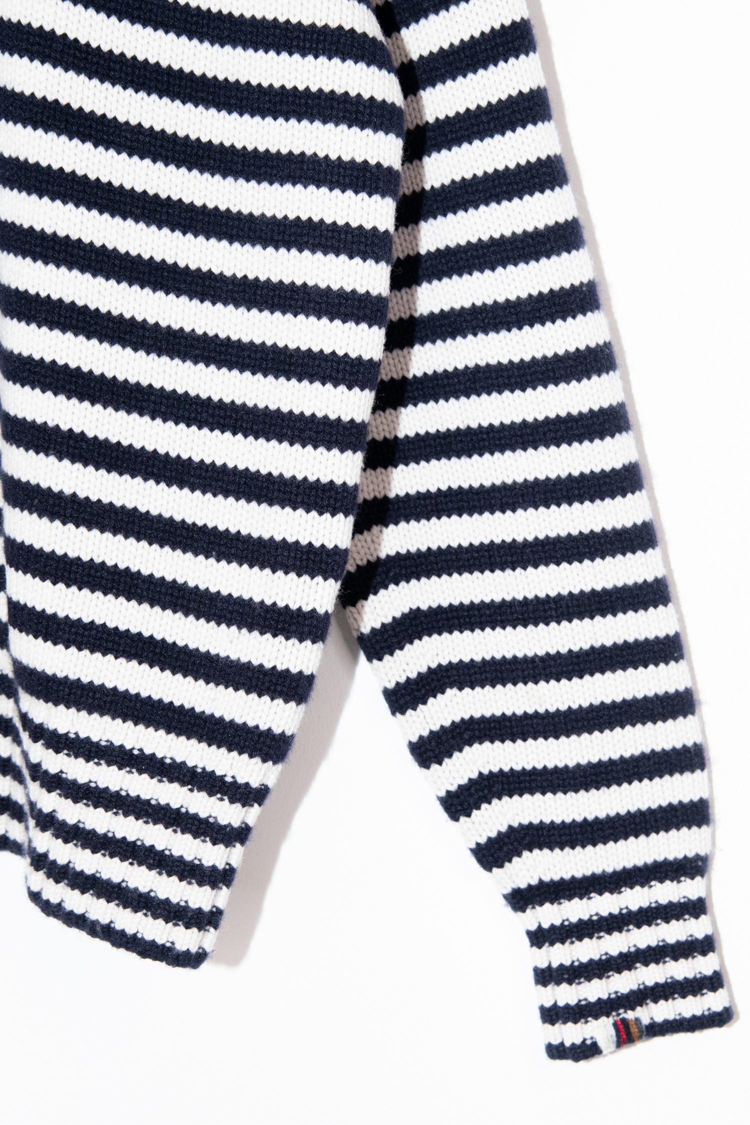 Thumbnail of http://Extreme%20Cashmere%20N373%20Oldie%20Stripes%20Pullover%20in%20Dunkelblau%20und%20Weiß