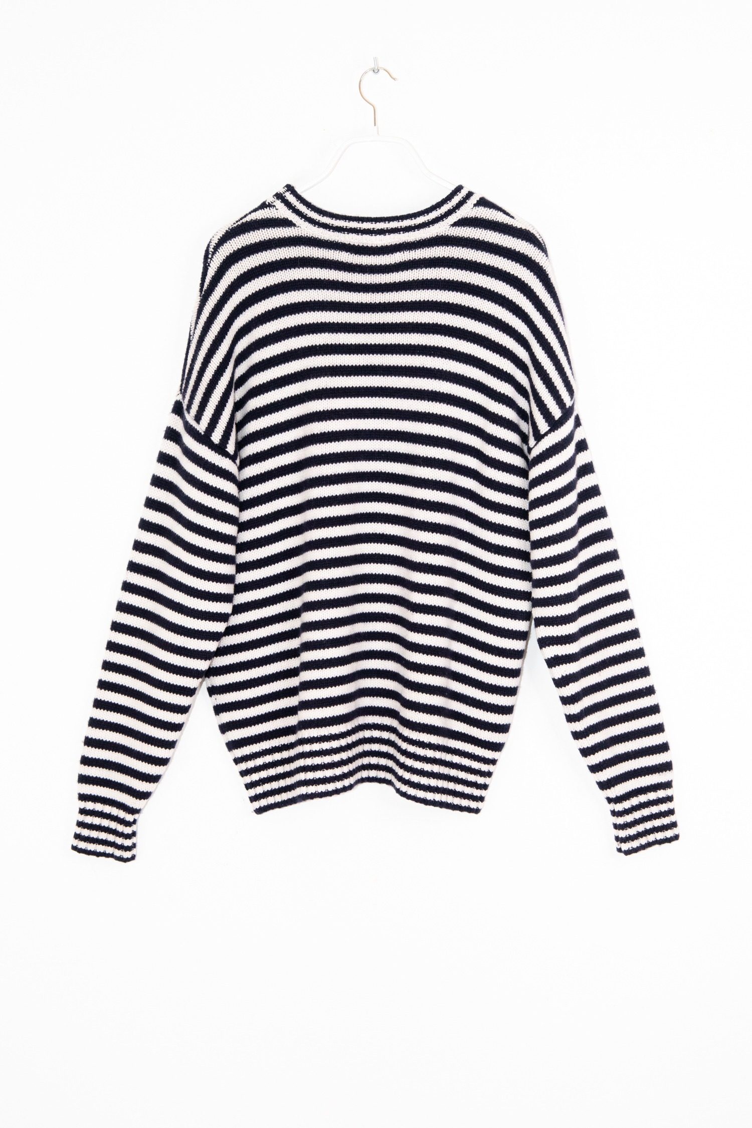 Thumbnail of http://Extreme%20Cashmere%20N373%20Oldie%20Stripes%20Pullover%20in%20Dunkelblau%20und%20Weiß