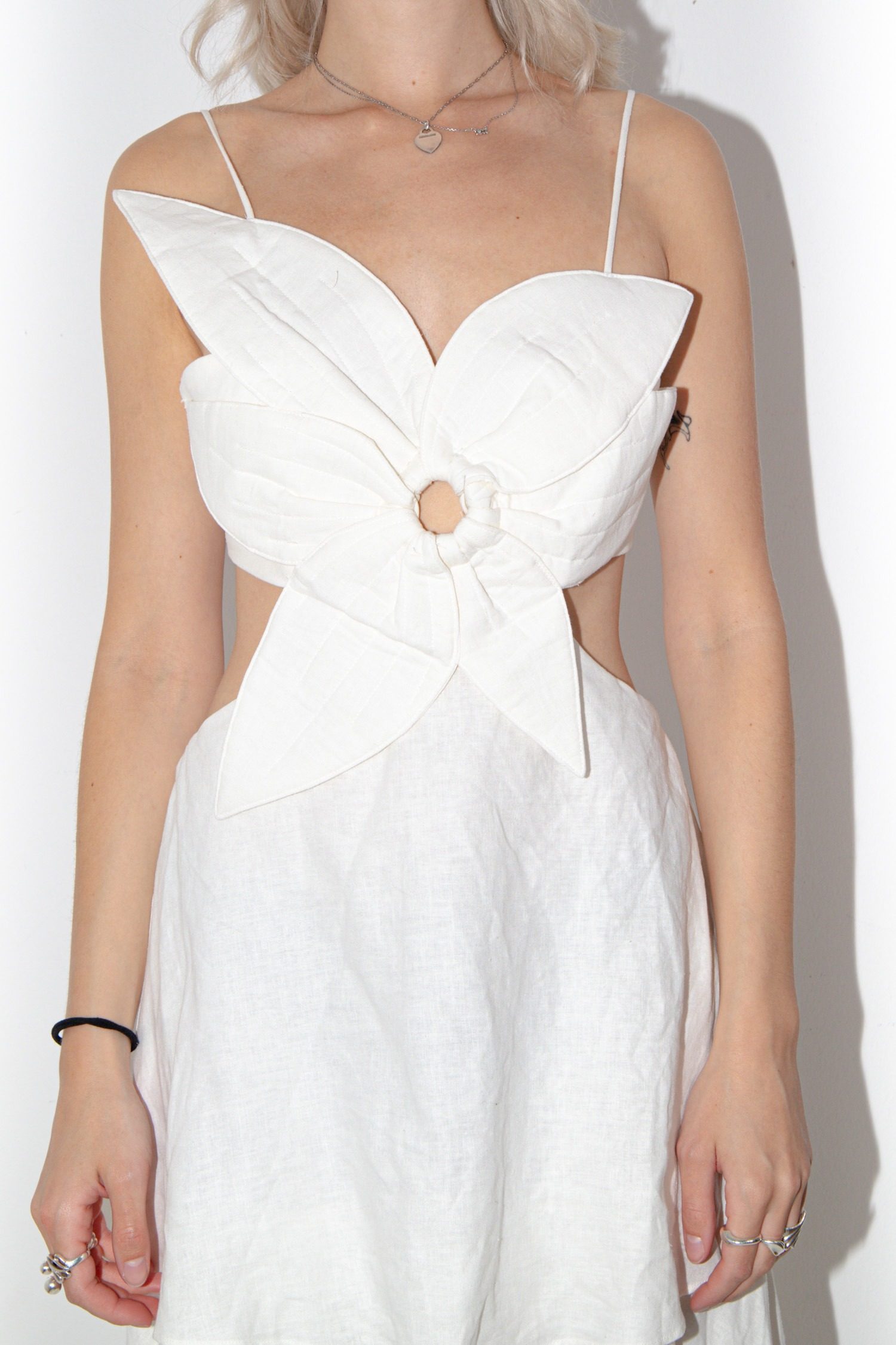 Thumbnail of http://FARM%20Rio%20Maxikleid%20mit%20Blumenausschnitt%20in%20Cremeweiß