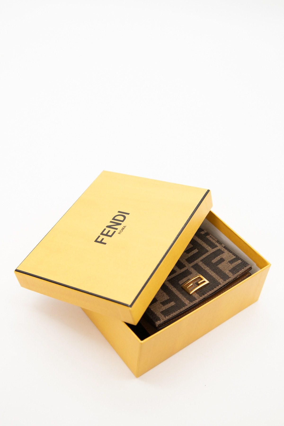 Thumbnail of http://Fendi%20Portemonnaie%20in%20Hellbraun,%20Dunkelbraun%20und%20Gold