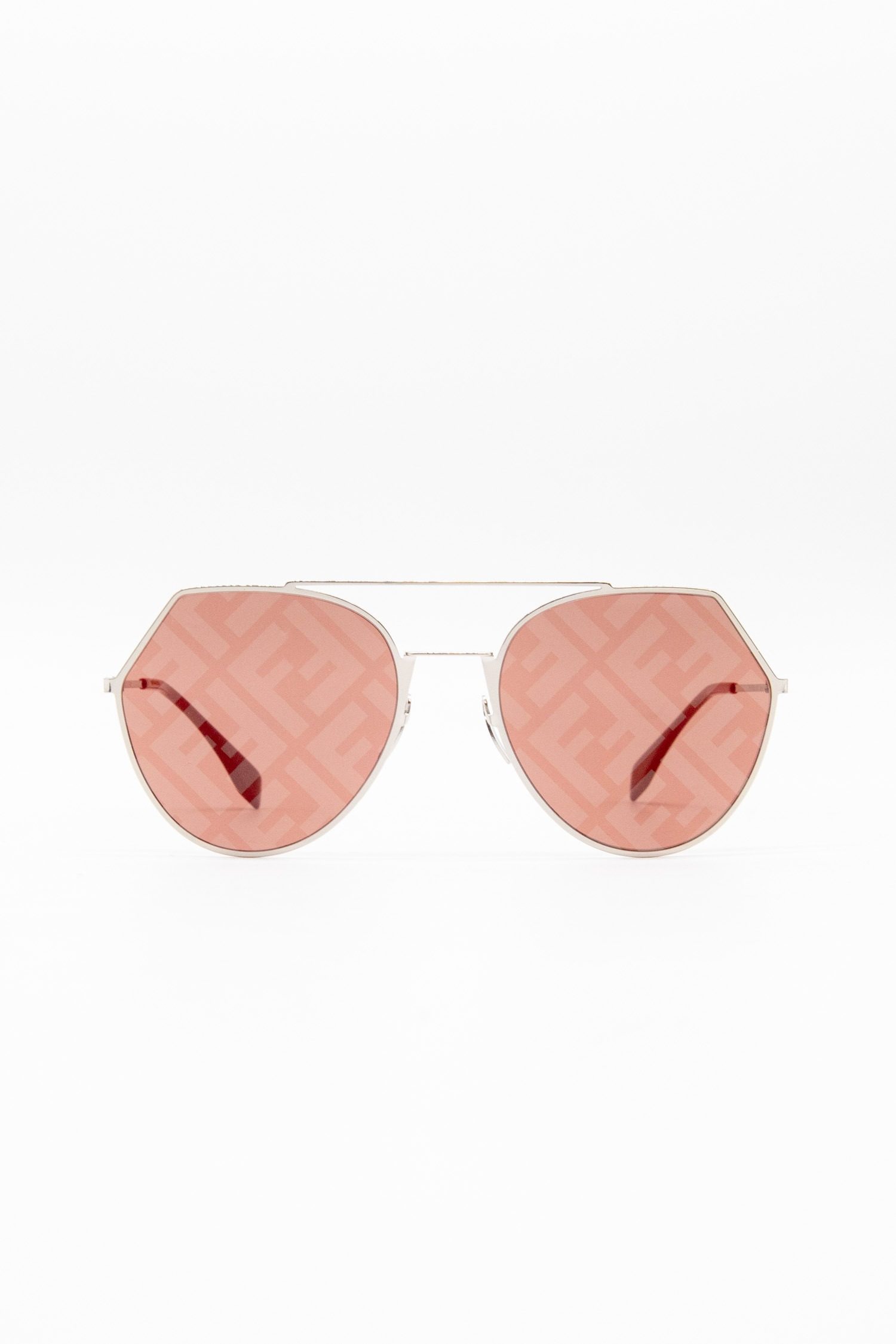 Thumbnail of http://Fendi%20Sonnenbrille%20mit%20Monogramm-Gläsern%20in%20Silber