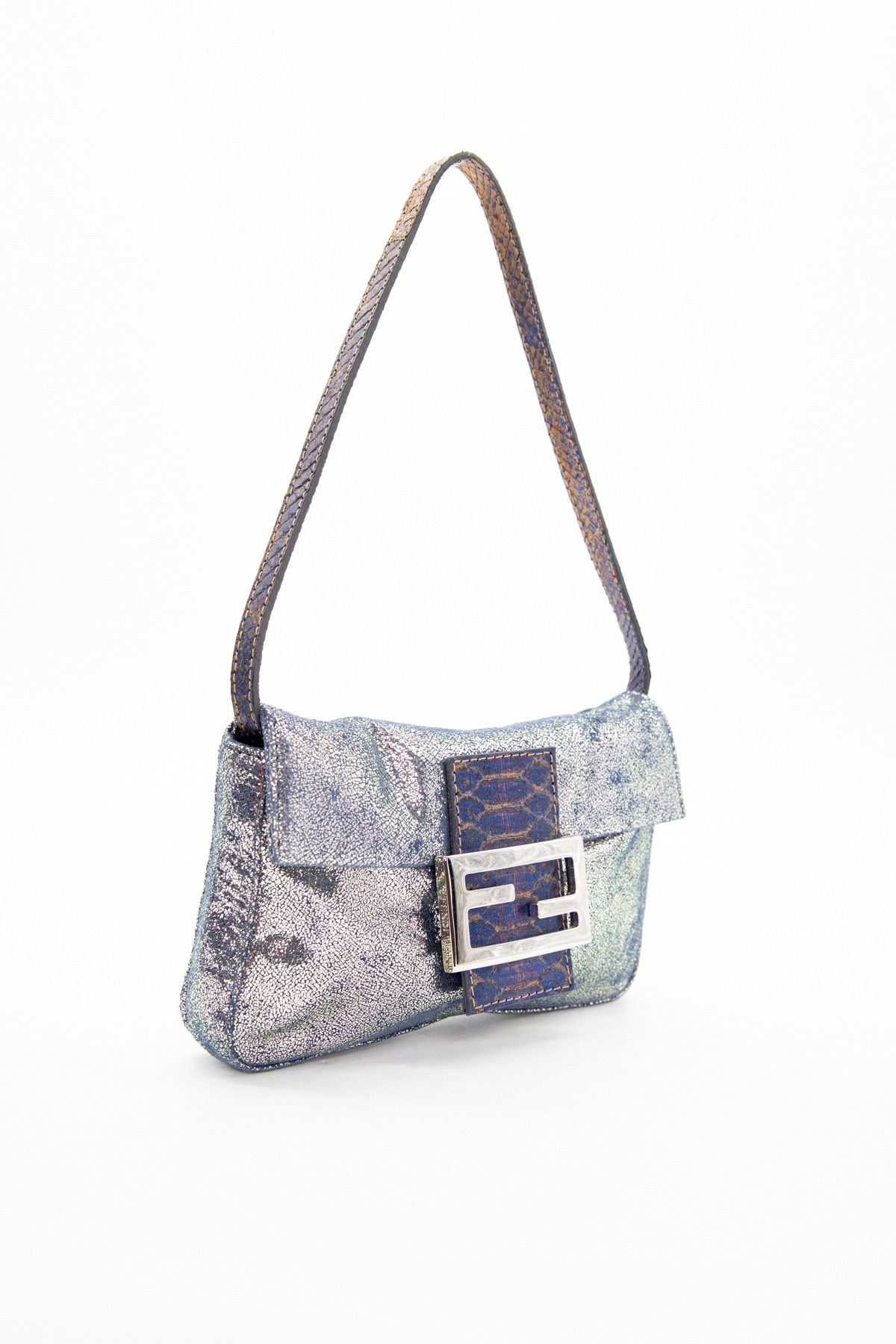 Thumbnail of http://Fendi%20Mini%20Baguette-Tasche%20in%20Lila%20und%20Silber%20Metallic