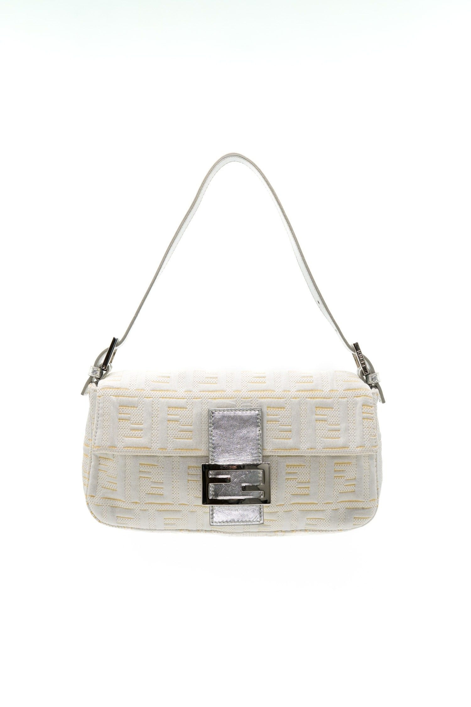 Thumbnail of http://Fendi%20„2000%20Metallic%20Lurex%20Zucca%20Baguette“%20in%20Weiß%20und%20Silber