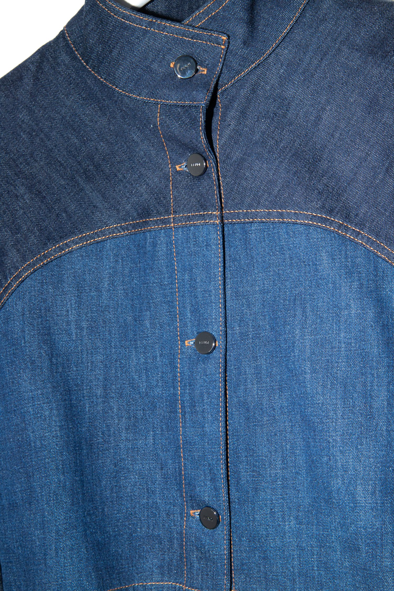 Thumbnail of http://Fendi%20Cropped-Jeansjacke%20in%20Dunkelblau%20und%20Blau