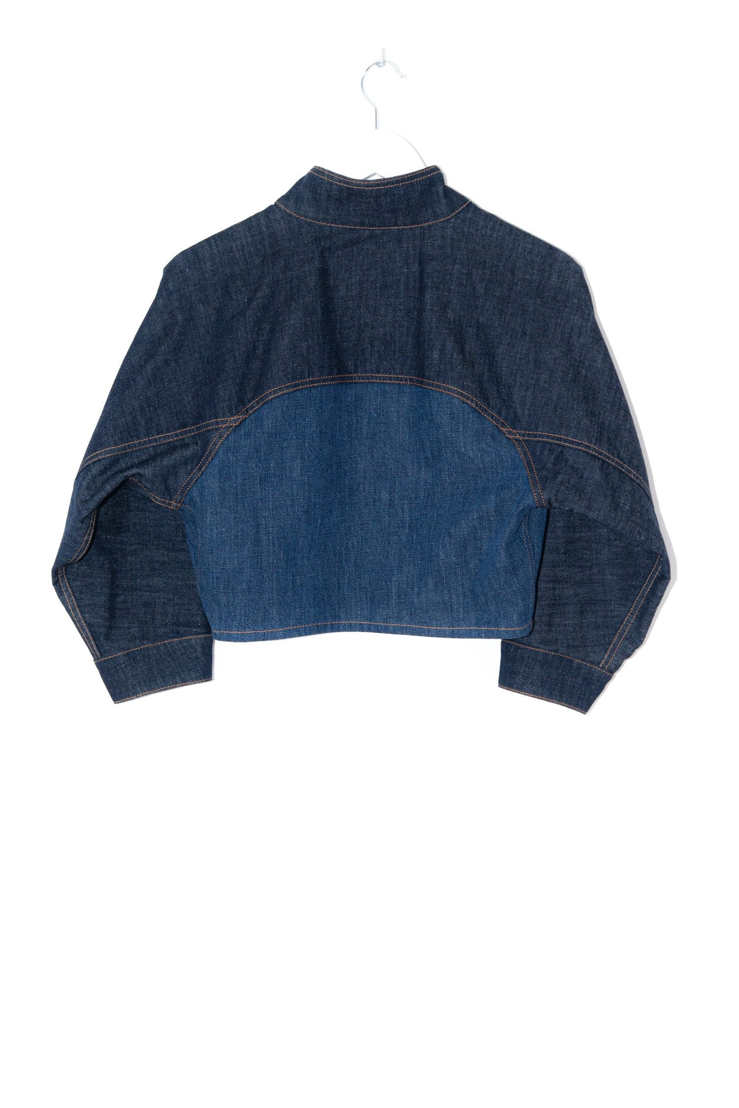 Thumbnail of http://Fendi%20Cropped-Jeansjacke%20in%20Dunkelblau%20und%20Blau