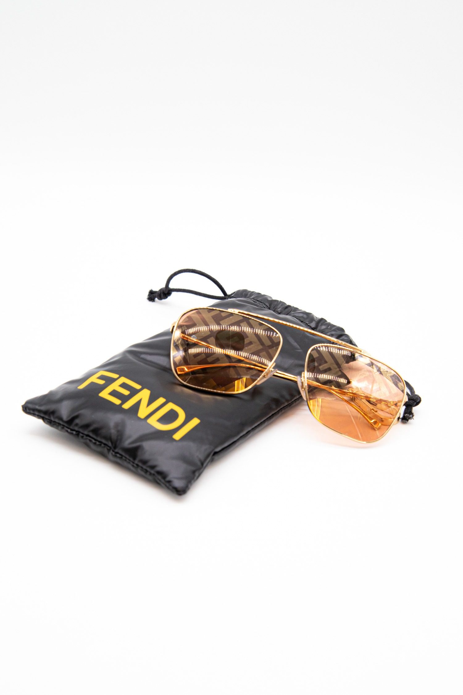 Thumbnail of http://Fendi%20FF0406/S%20Sonnenbrille%20mit%20Monogramm-Gläsern%20in%20Gold%20und%20Rosa