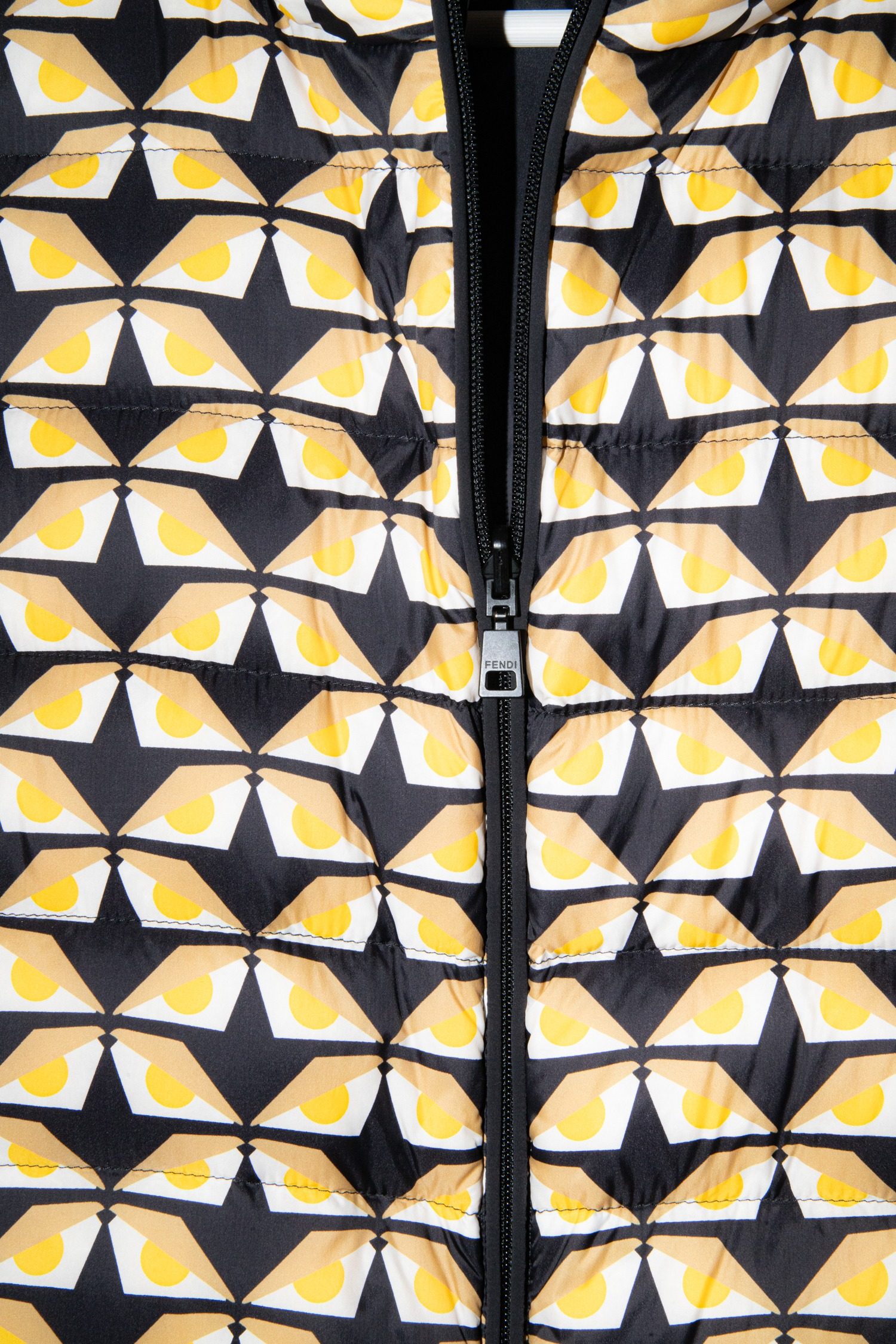 Thumbnail of http://Fendi%20Wendejacke%20in%20Schwarz,%20Gelb%20und%20Beige