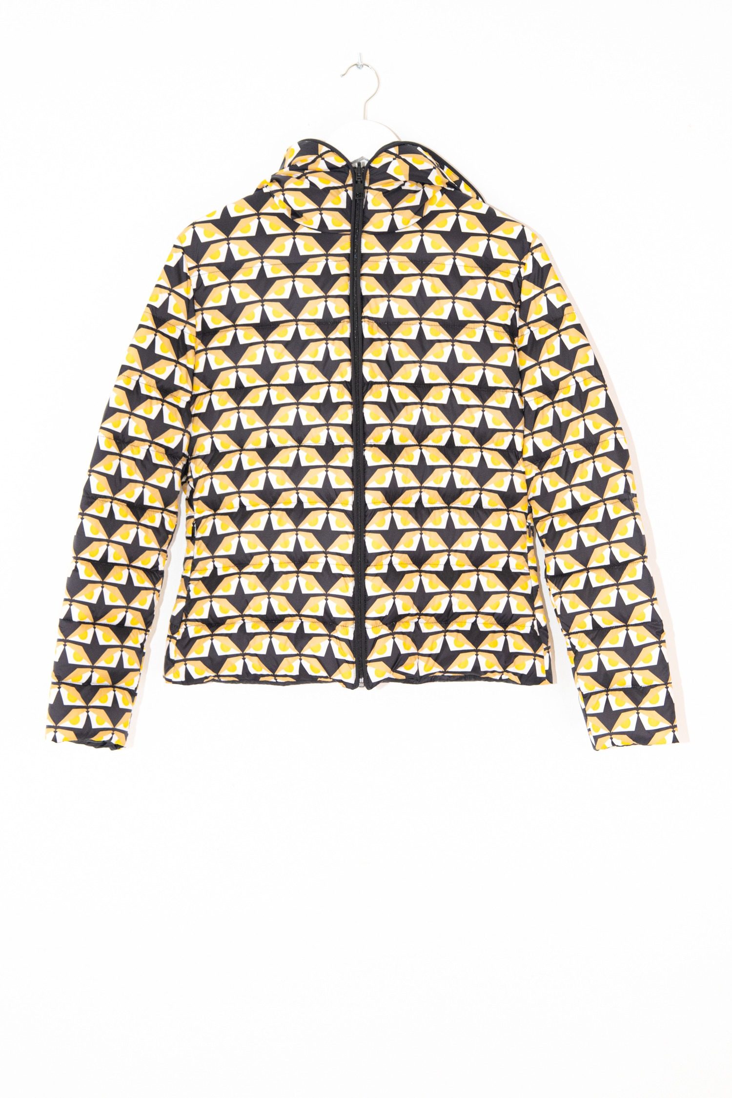 Thumbnail of http://Fendi%20Wendejacke%20in%20Schwarz,%20Gelb%20und%20Beige