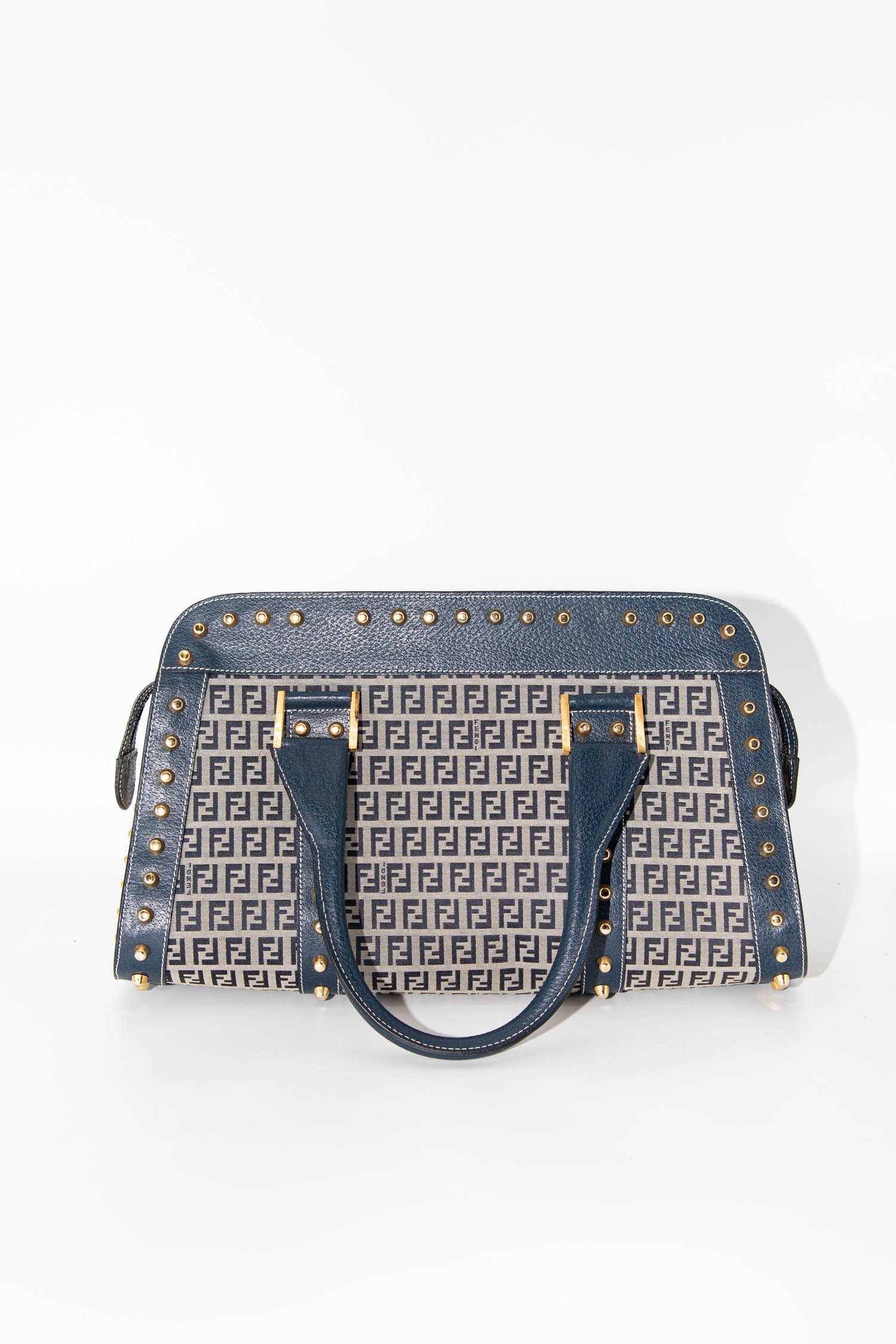 Thumbnail of http://Fendi%20Vintage%20Studded%20Top-Handle%20Handtasche%20in%20Blau