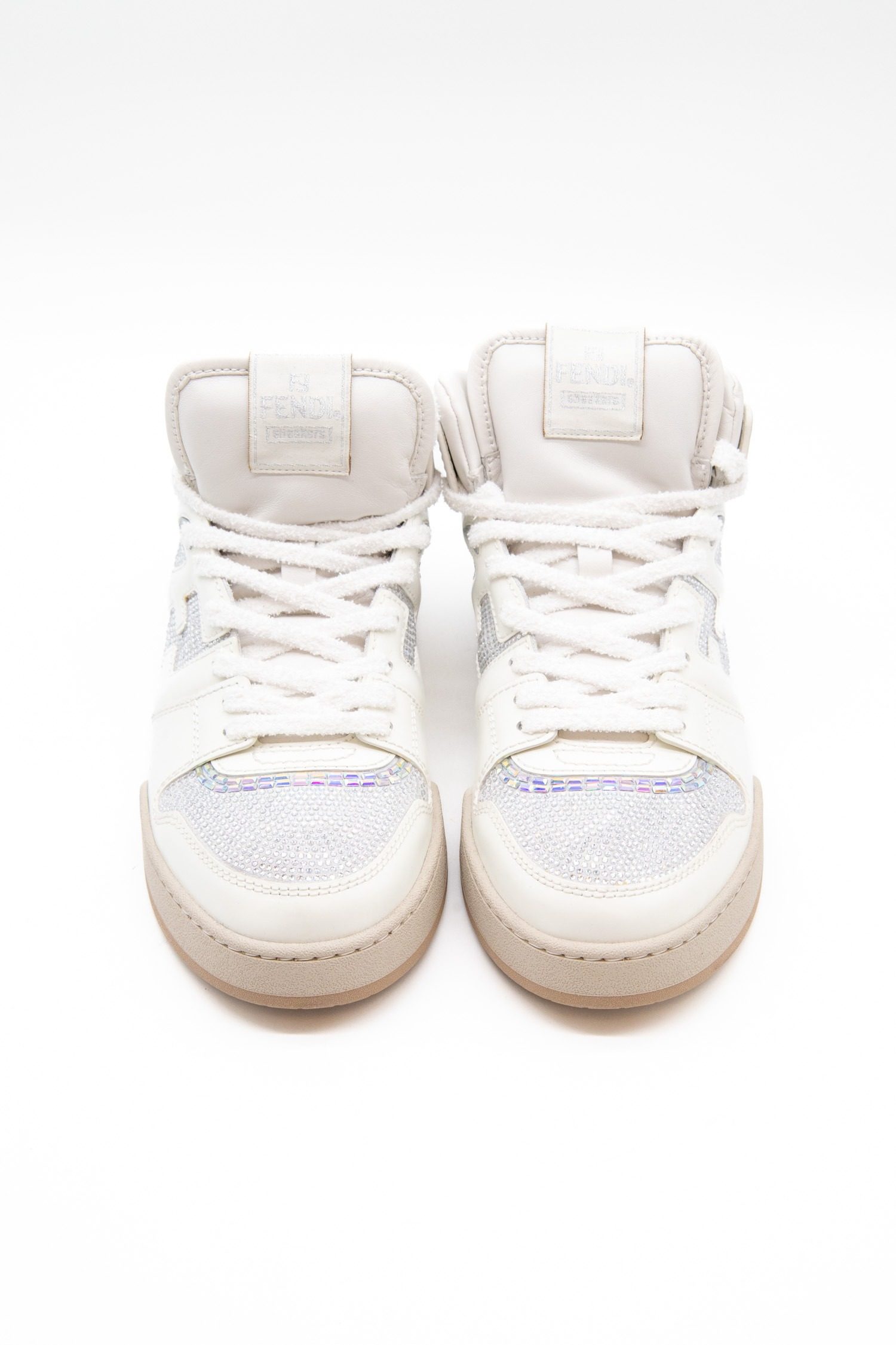 Thumbnail of http://Fendi%20Match%20High-Top%20Sneaker%20in%20Weiß%20mit%20Strasssteinen