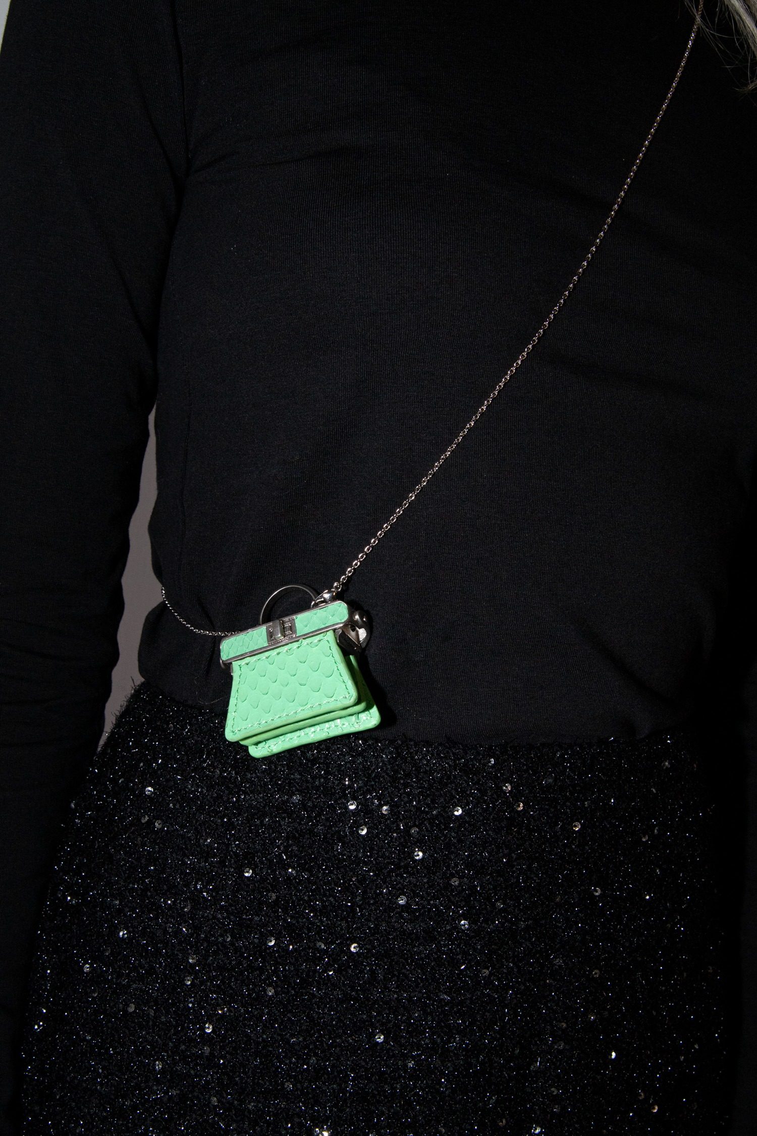 Thumbnail of http://Fendi%20Baguette%20Mini-Taschenänhänger%20in%20Grün