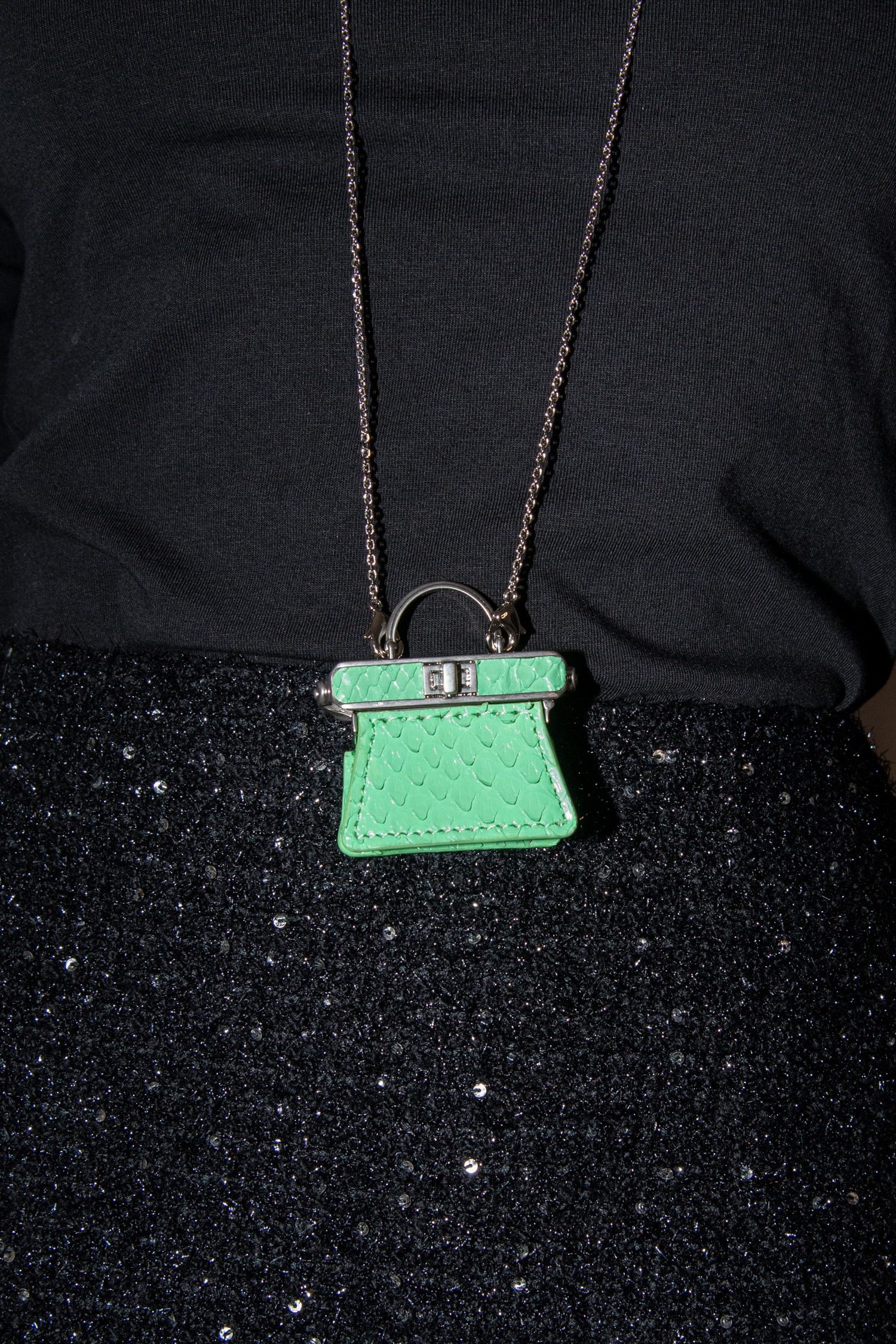 Thumbnail of http://Fendi%20Baguette%20Mini-Taschenänhänger%20in%20Grün