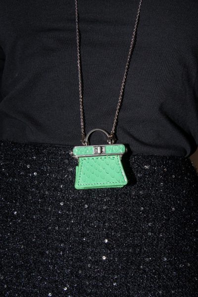 Fendi "Baguette" Mini-Taschenänhänger in Grün