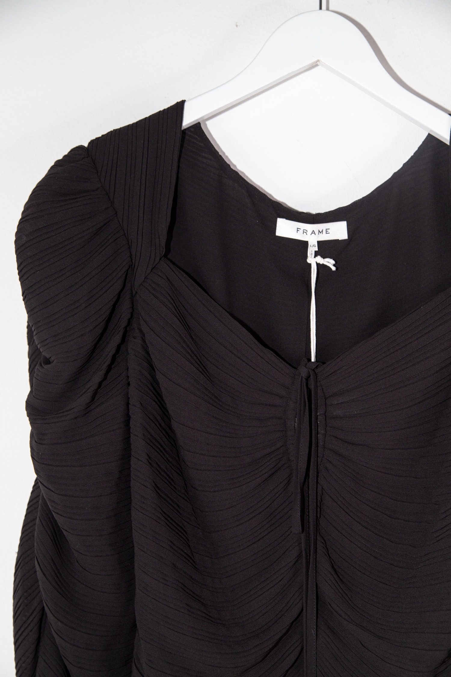 Thumbnail of http://Frame%20Bluse%20mit%20Raffungen%20und%20Falten%20in%20Schwarz