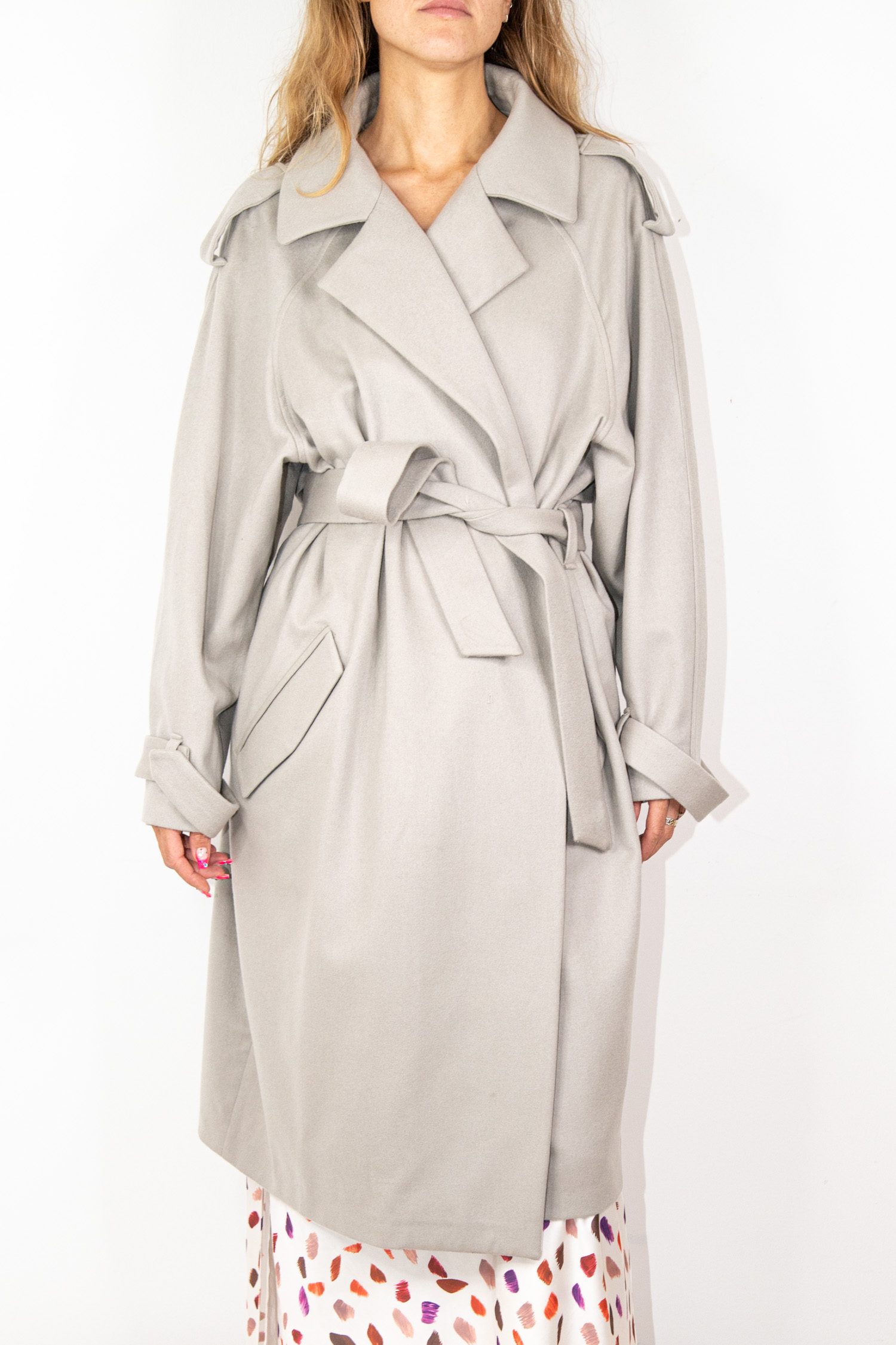 Frenckenberger "Backtrack" leichter Kaschmir-Trenchcoat in Grau-beige