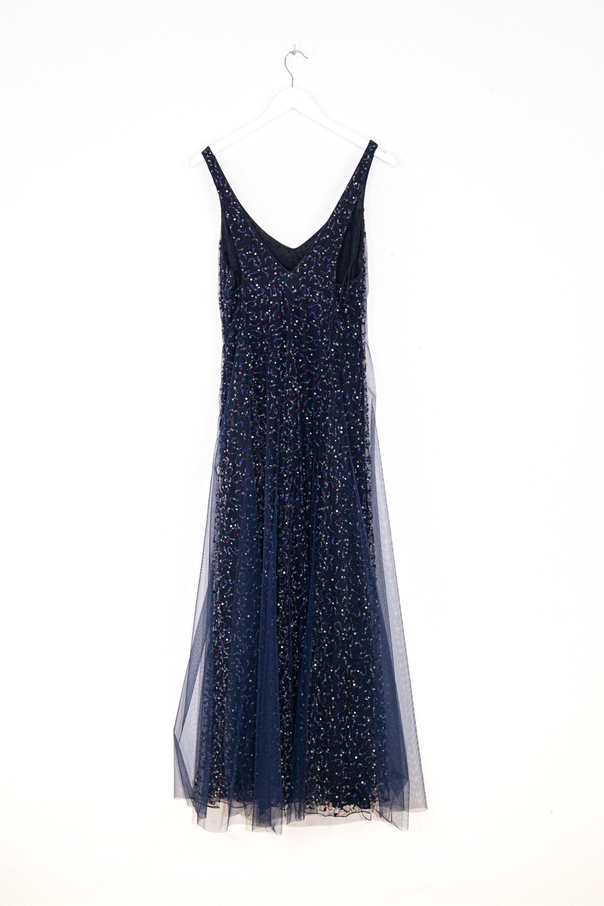 Thumbnail of http://Giorgio%20Armani%20langes%20Abendkleid%20mit%20Kristallverzierungen%20in%20Dunkelblau