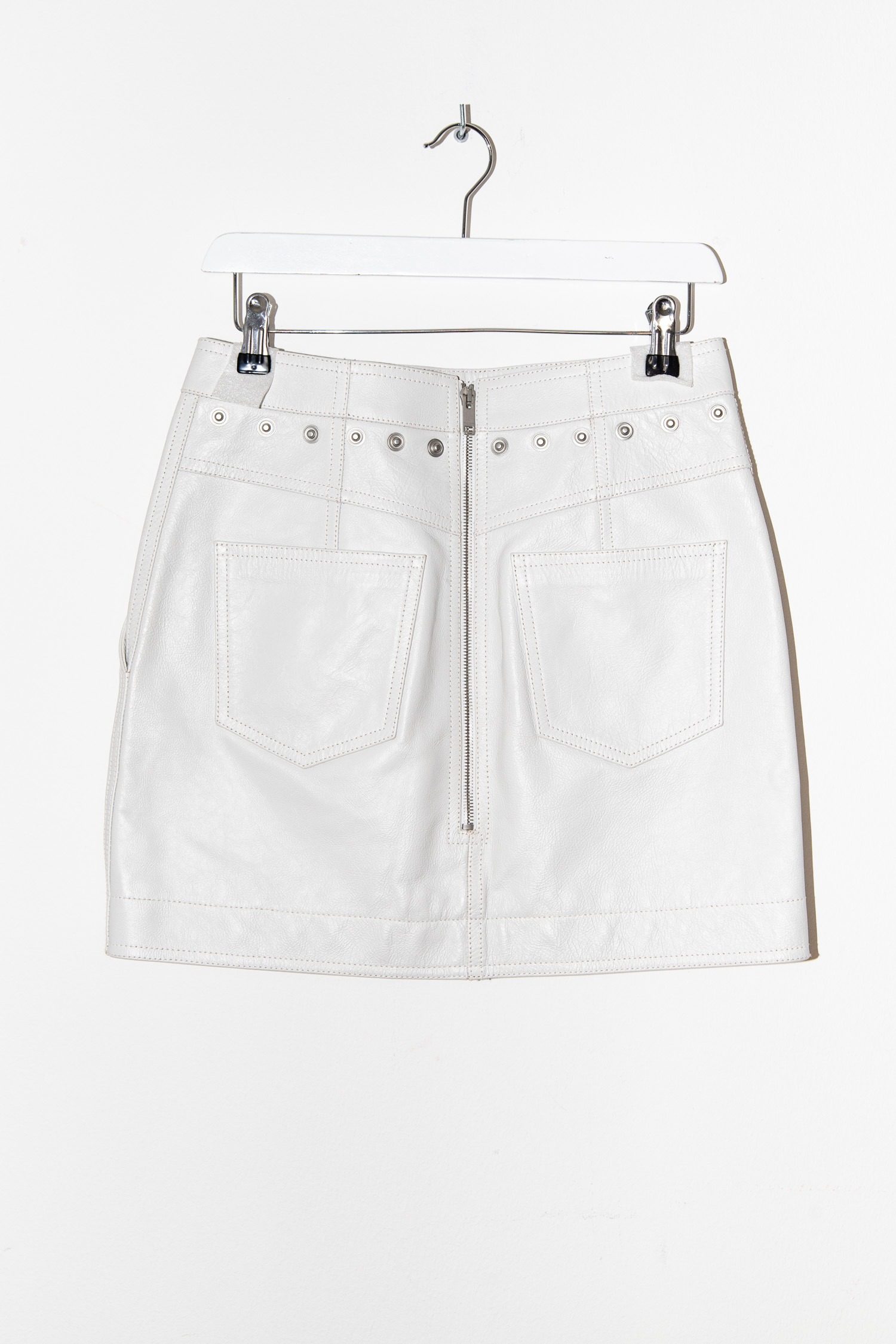 Thumbnail of http://Givenchy%20Minirock%20aus%20Leder%20in%20Weiß
