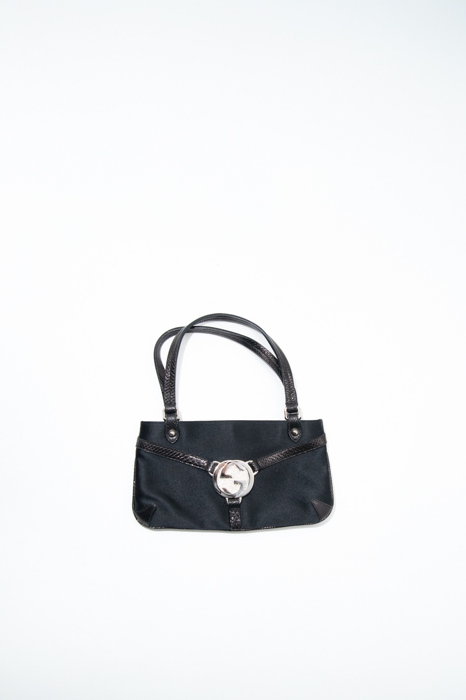 Thumbnail of http://Gucci%20Vintage%20Handtasche%20aus%20Satin%20in%20Schwarz%20und%20Silber