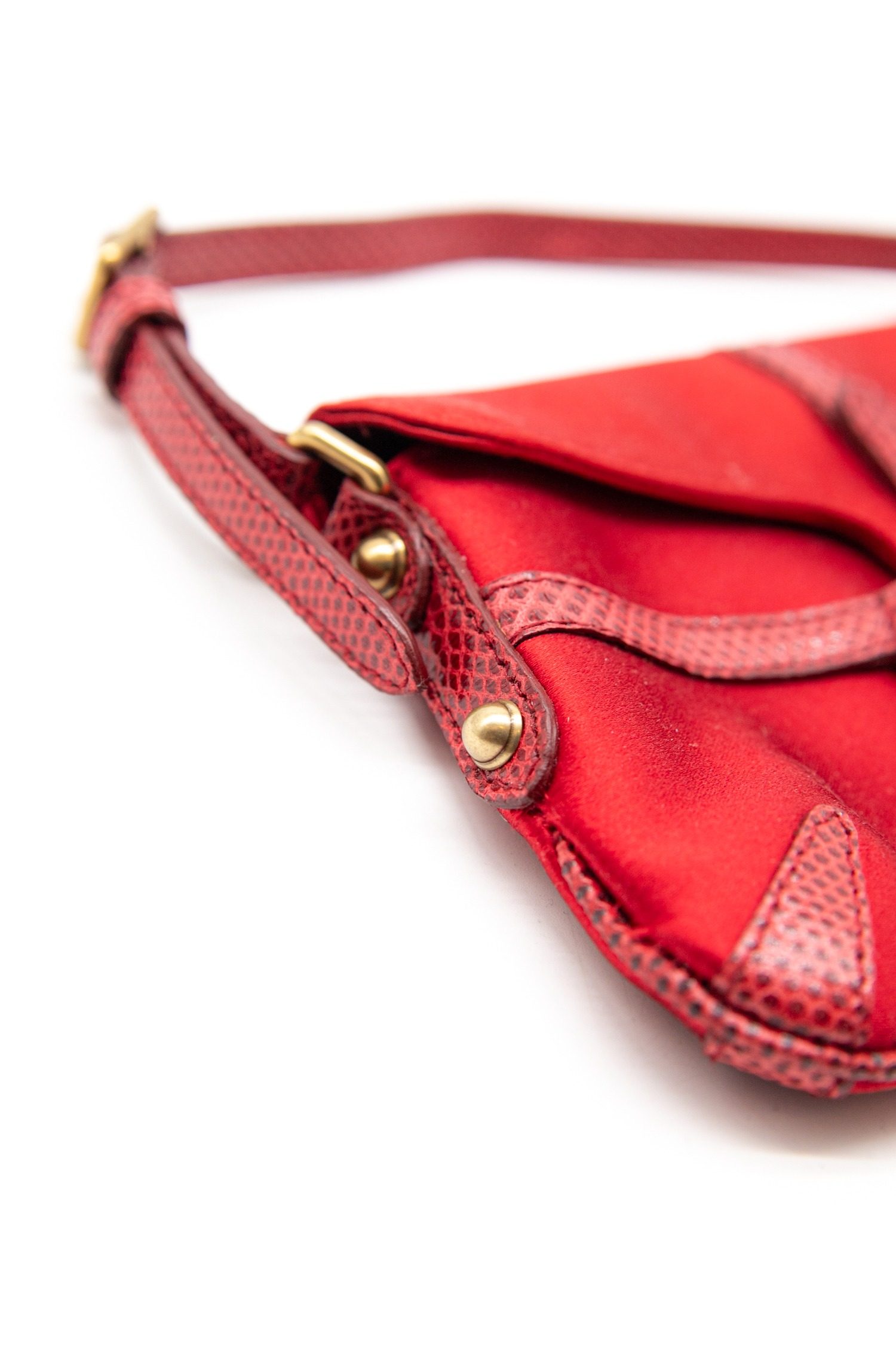 Thumbnail of http://Gucci%20Vintage%20Handtasche%20aus%20Satin%20in%20Rot%20und%20Gold