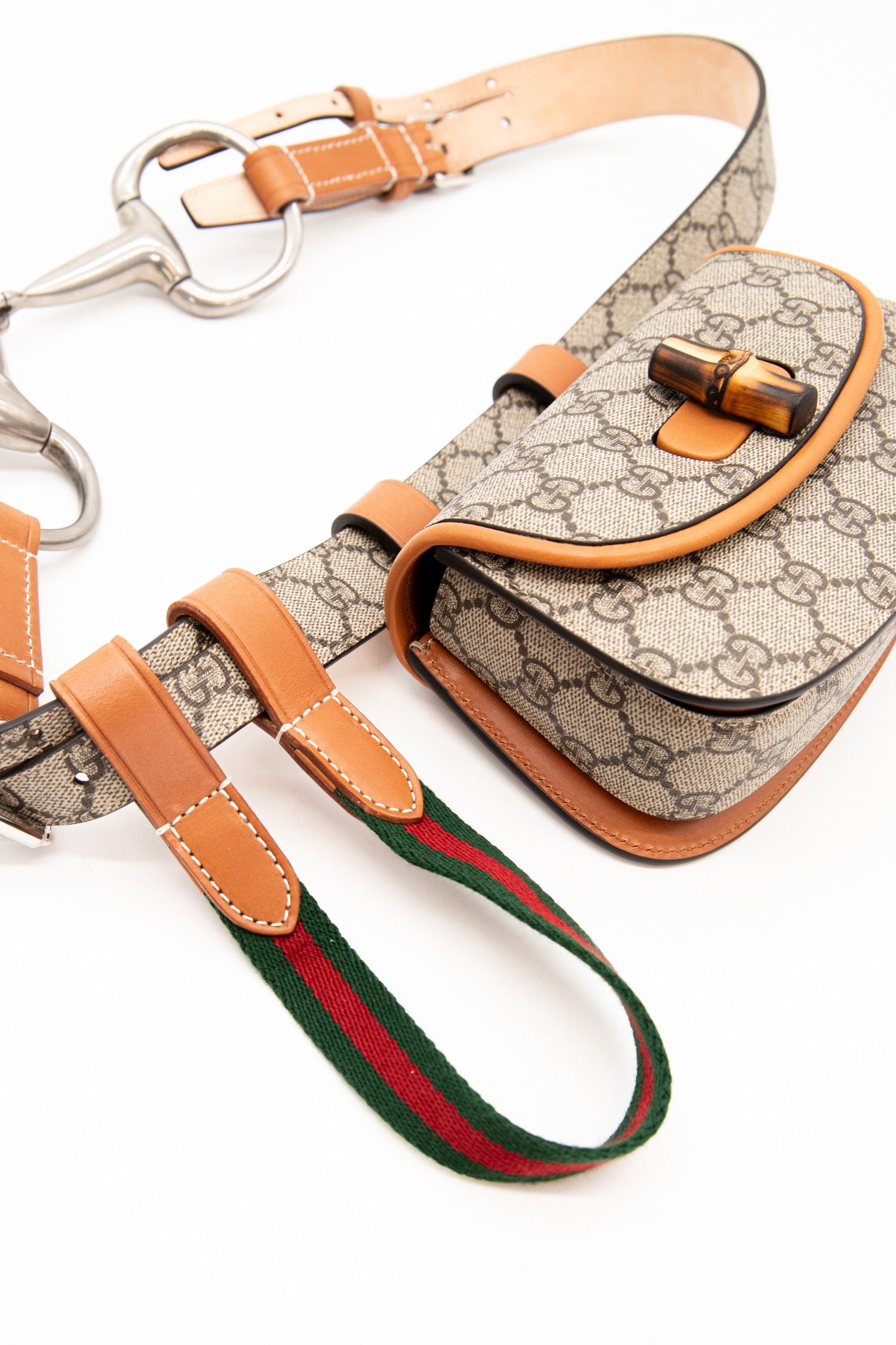 Thumbnail of http://Gucci%20„Bamboo%201947“%20Mini%20Gürteltasche%20in%20Beige,%20Hellbraun%20und%20Silber